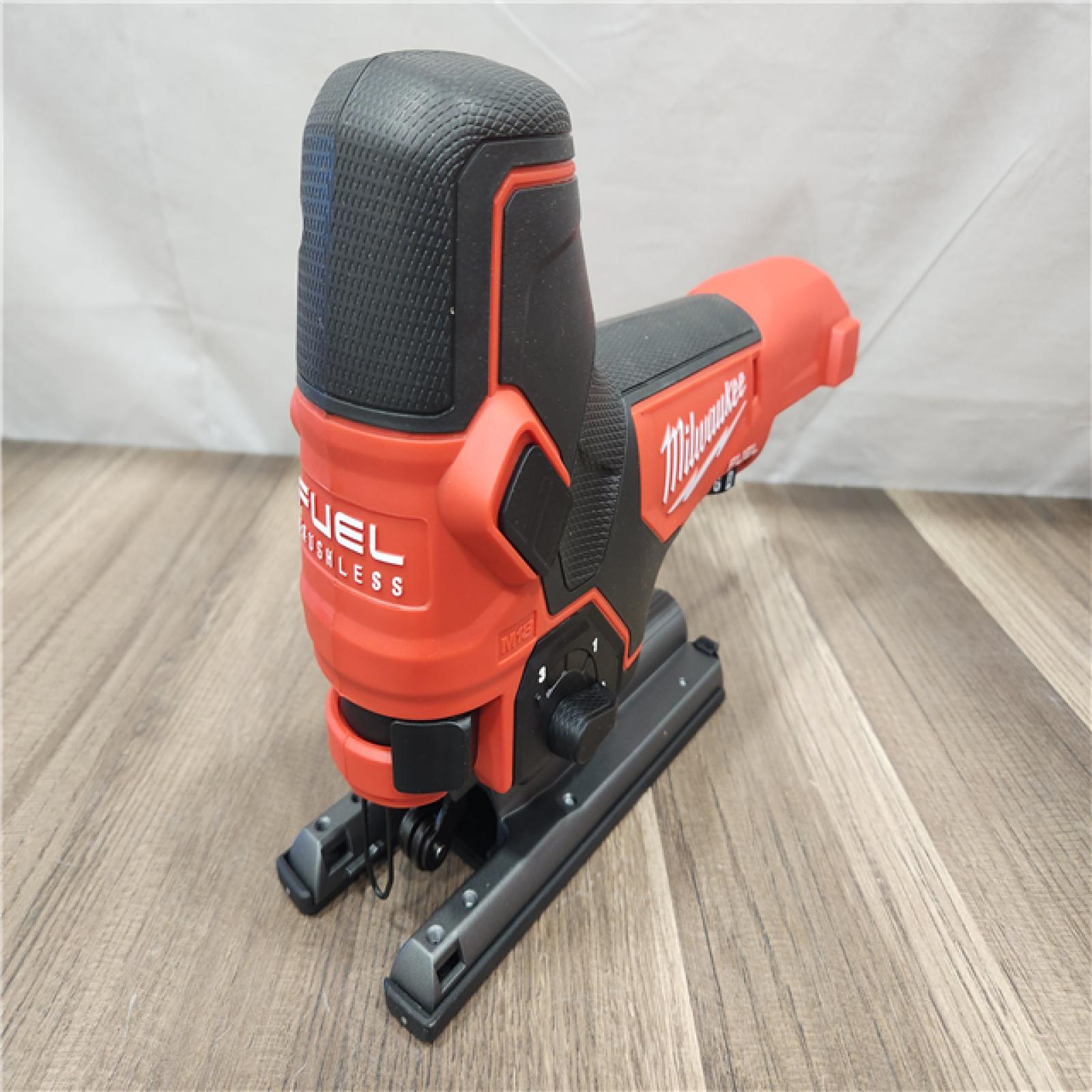 AS-IS- Milwaukee M18 FUEL 18 Volt Lithium-Ion Brushless Barrel Grip Cordless Jig Saw (TOOL ONLY)