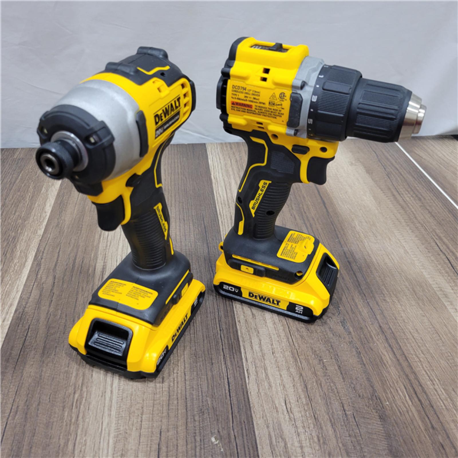 AS-IS DEWALT ATOMIC 20-Volt MAX Lithium-Ion Cordless Combo Kit (2-Tool) with (2) 2.0Ah Batteries, Charger and Bag