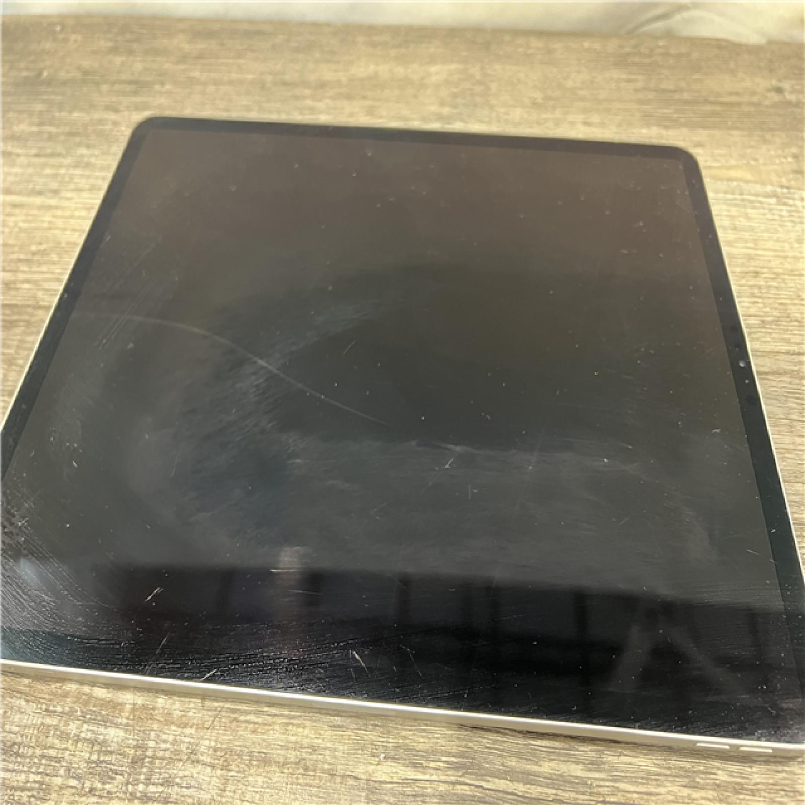 AS-IS Apple - 12.9-Inch iPad Pro (3rd Generation) with Wi-Fi + Cellular - 1TB (at&T) - Silver