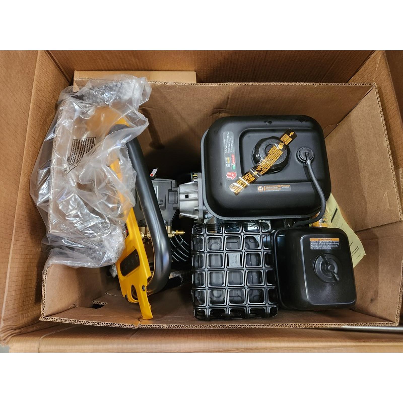 Phoenix NEW DEWALT 4400 PSI 4.0 GPM Cold Water Gas Pressure Washer