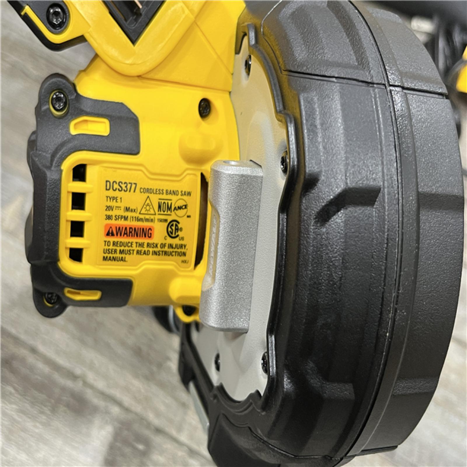 AS-IS DEWALT ATOMIC 20V MAX Lithium-Ion Cordless 1-1/4 in. Bandsaw Kit