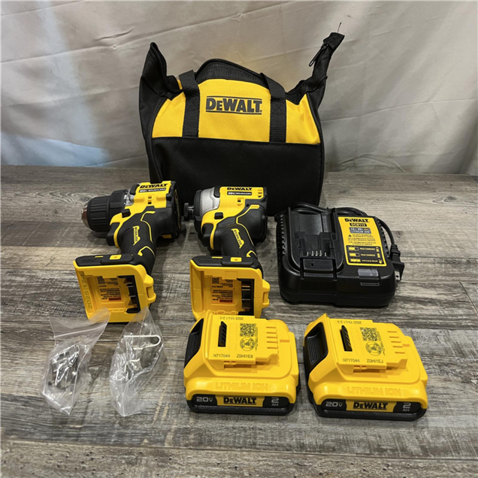 AS-IS DEWALT ATOMIC 20-Volt MAX Lithium-Ion Cordless Combo Kit