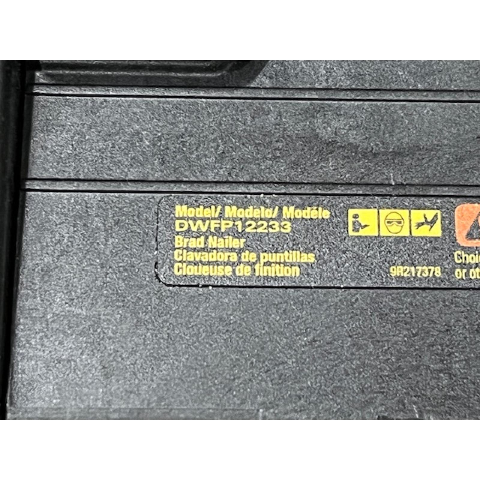 AS-IS DEWALT 18-Gauge Pneumatic Brad Nailer
