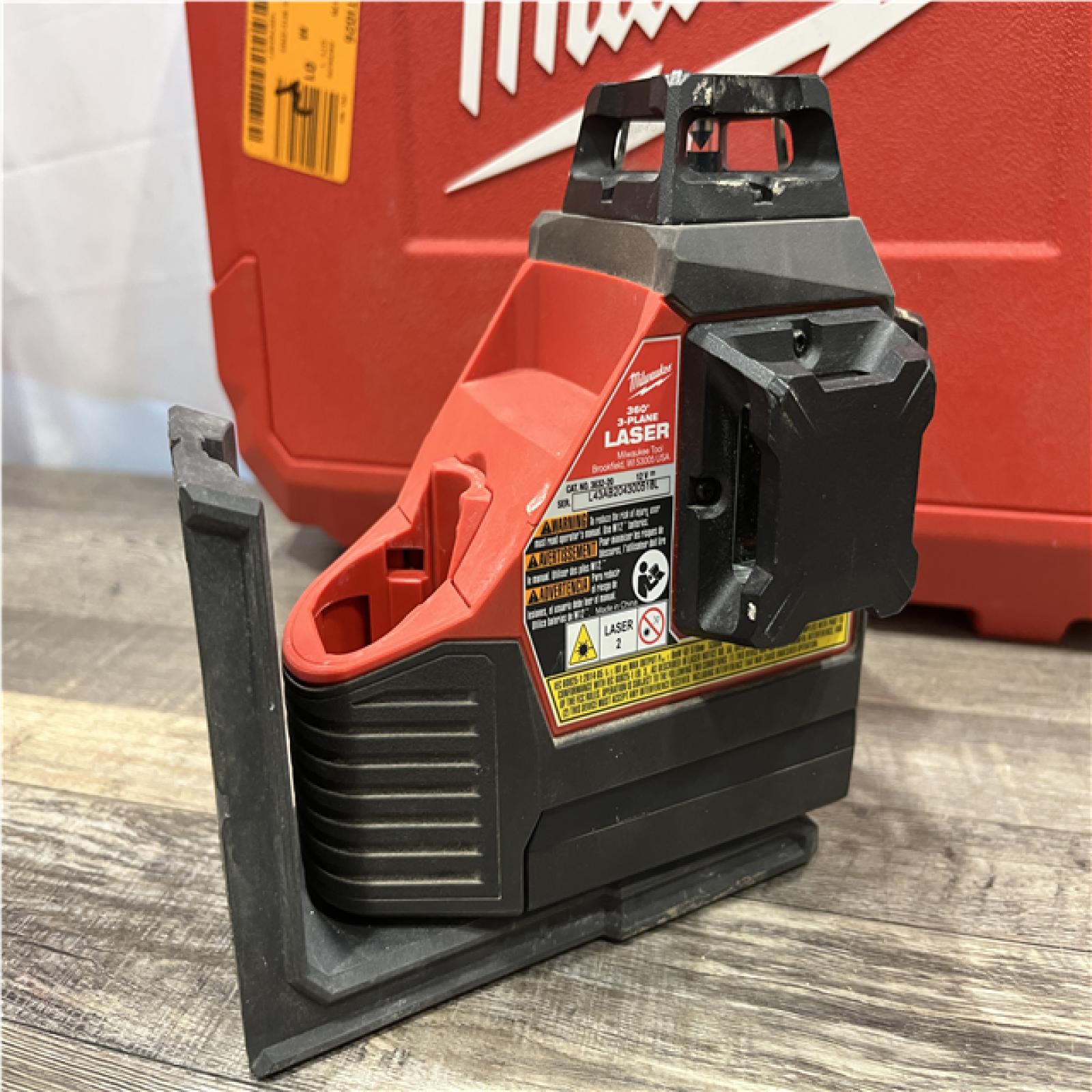 AS-IS Milwaukee 12-Volt Lithium-Ion Cordless Green 250 ft. 3-Plane Laser Level Kit