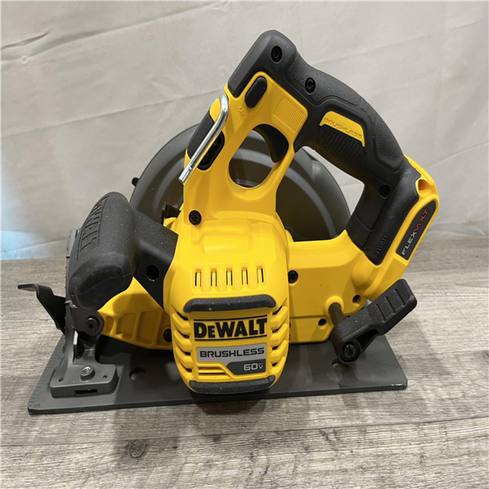 AS-IS DEWALT FLEXVOLT 60V MAX Cordless Brushless 7-1/4 in. Circular Saw with Brake (Tool Only)