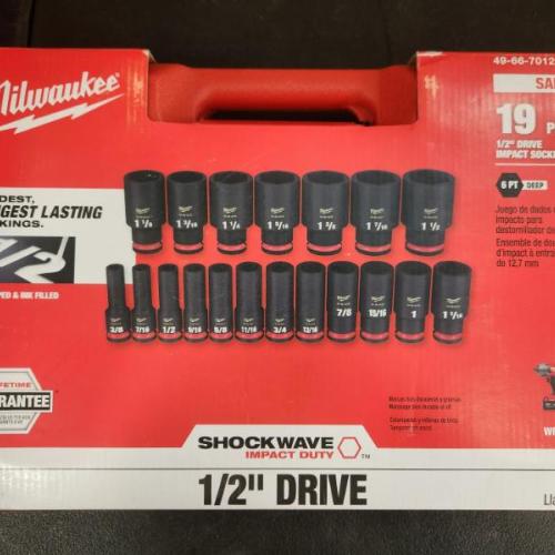 Phoenix NEW Milwaukee SHOCKWAVE 1/2 in. Drive SAE 6 Point Impact Socket Set (19-Piece) (SEALED)