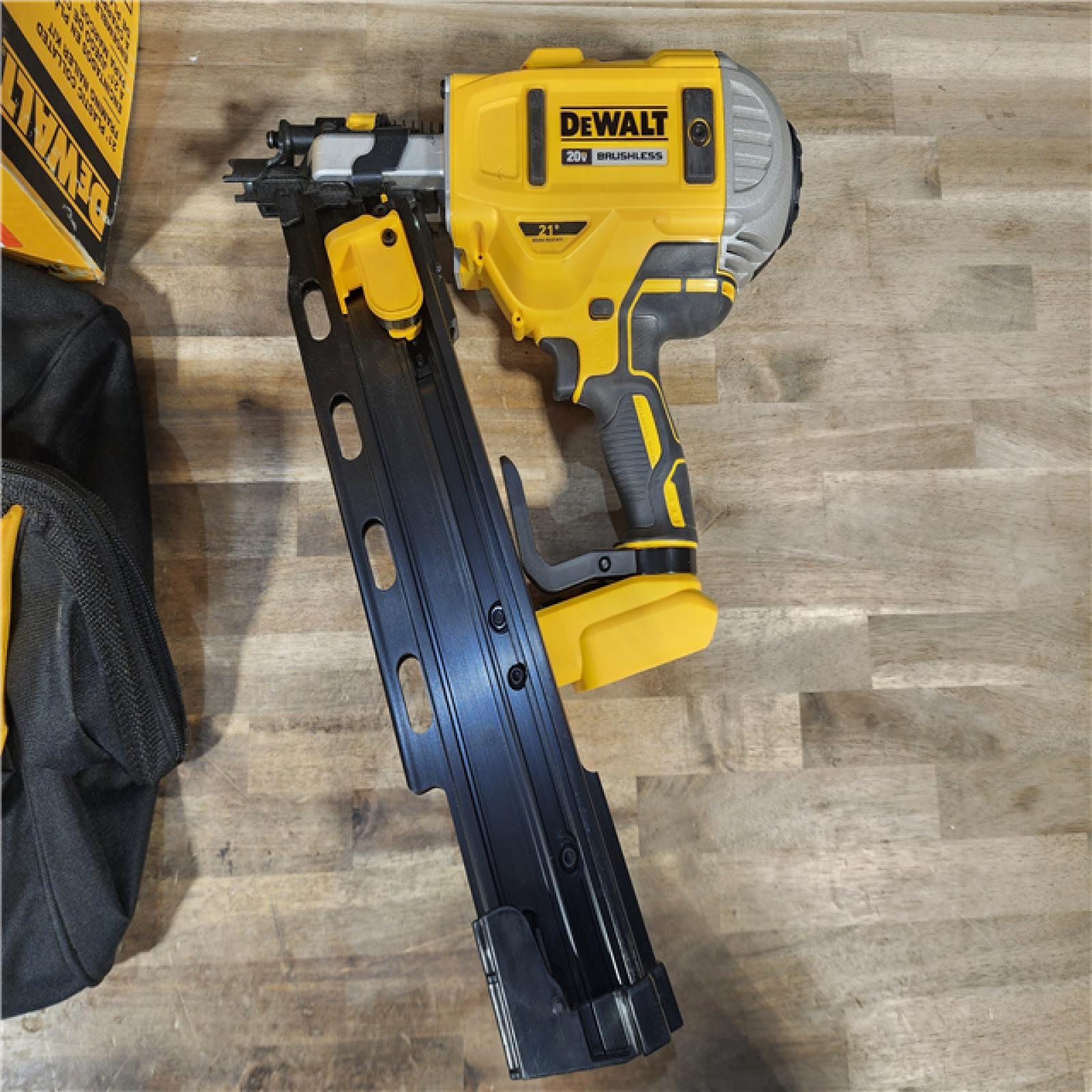HOUSTON LOCATION - AS-IS DeWalt 20V MAX Collated Cordless Framing Nailer Tool Kit with Rafter Hook