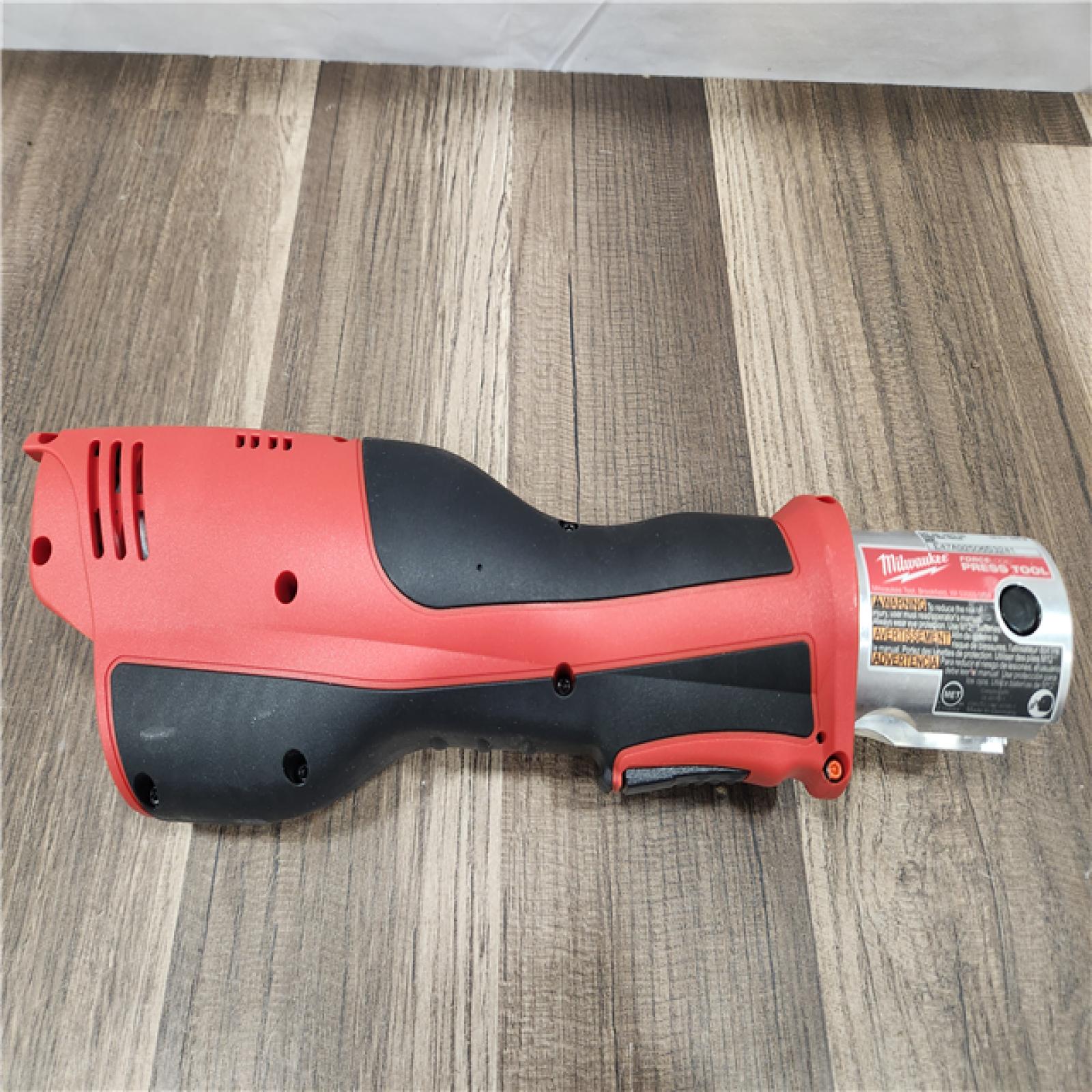 AS-IS- Milwaukee M12 Force Logic Press Tool 1/2 in. to 1 in. Kit