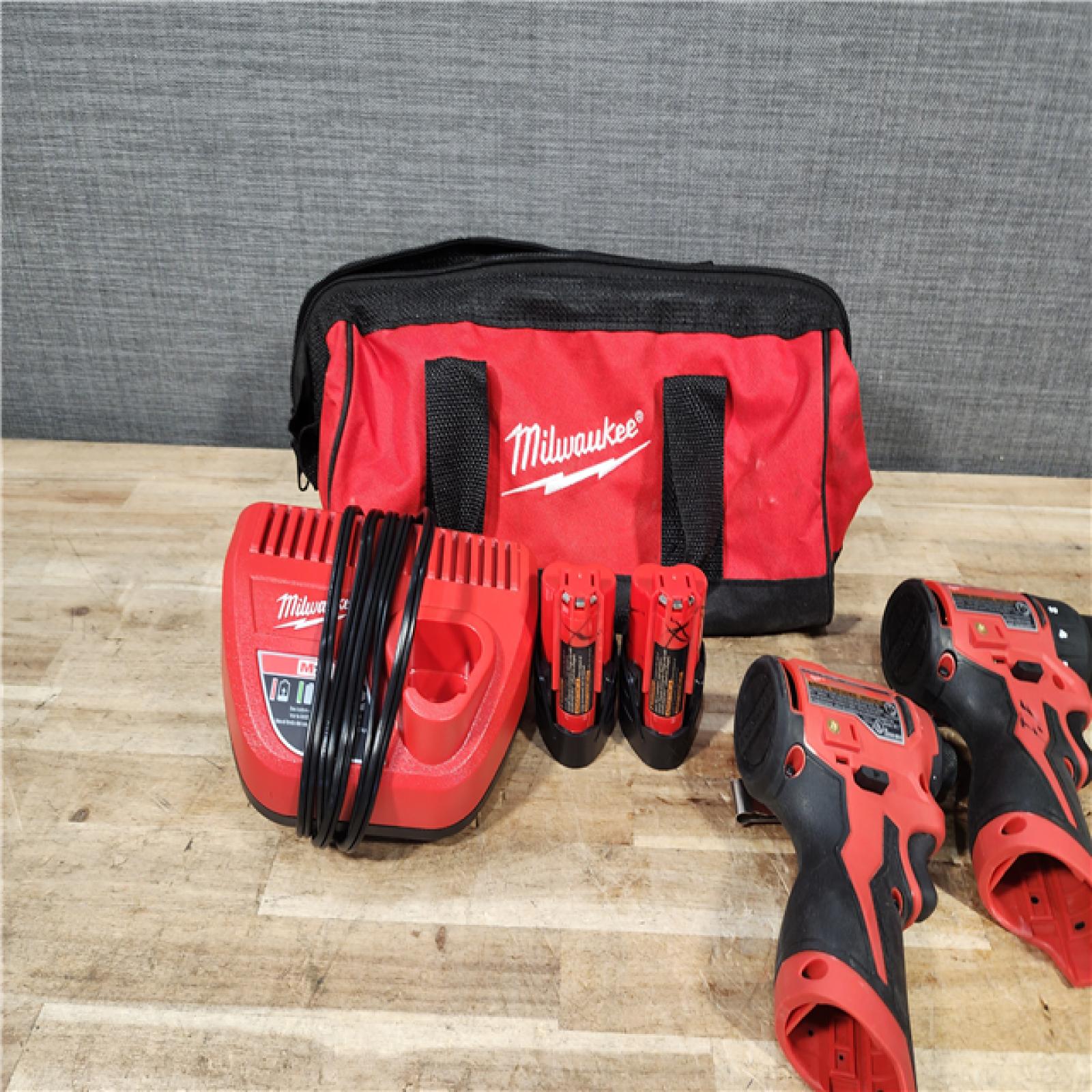HOUSTON LOCATION - AS - IS Milwaukee 2 Tool Combo Kit W/ (2) Battery & Charger