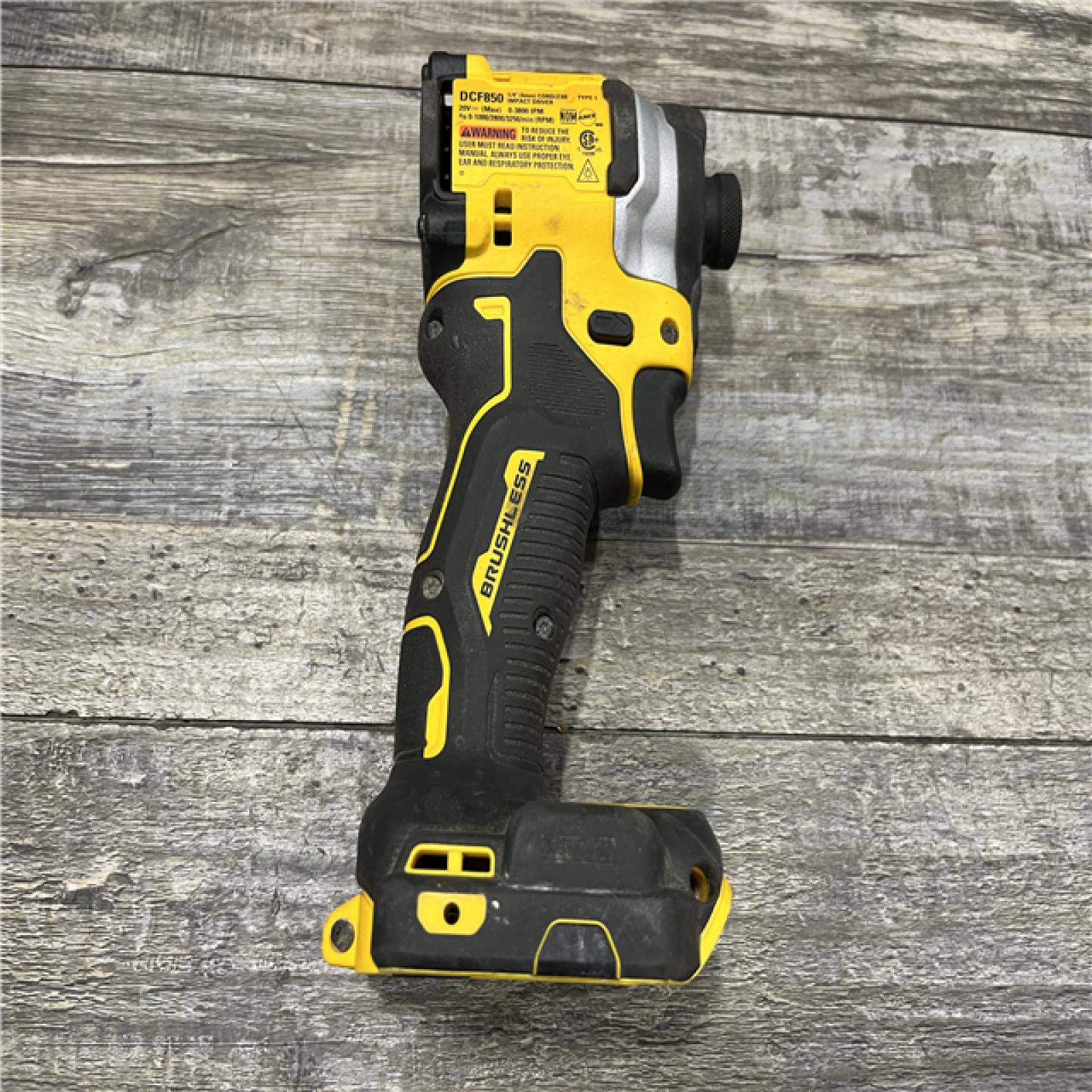 AS-IS DEWALT ATOMIC 20V MAX Lithium-Ion Cordless 1/4 in. Brushless Impact Driver Kit