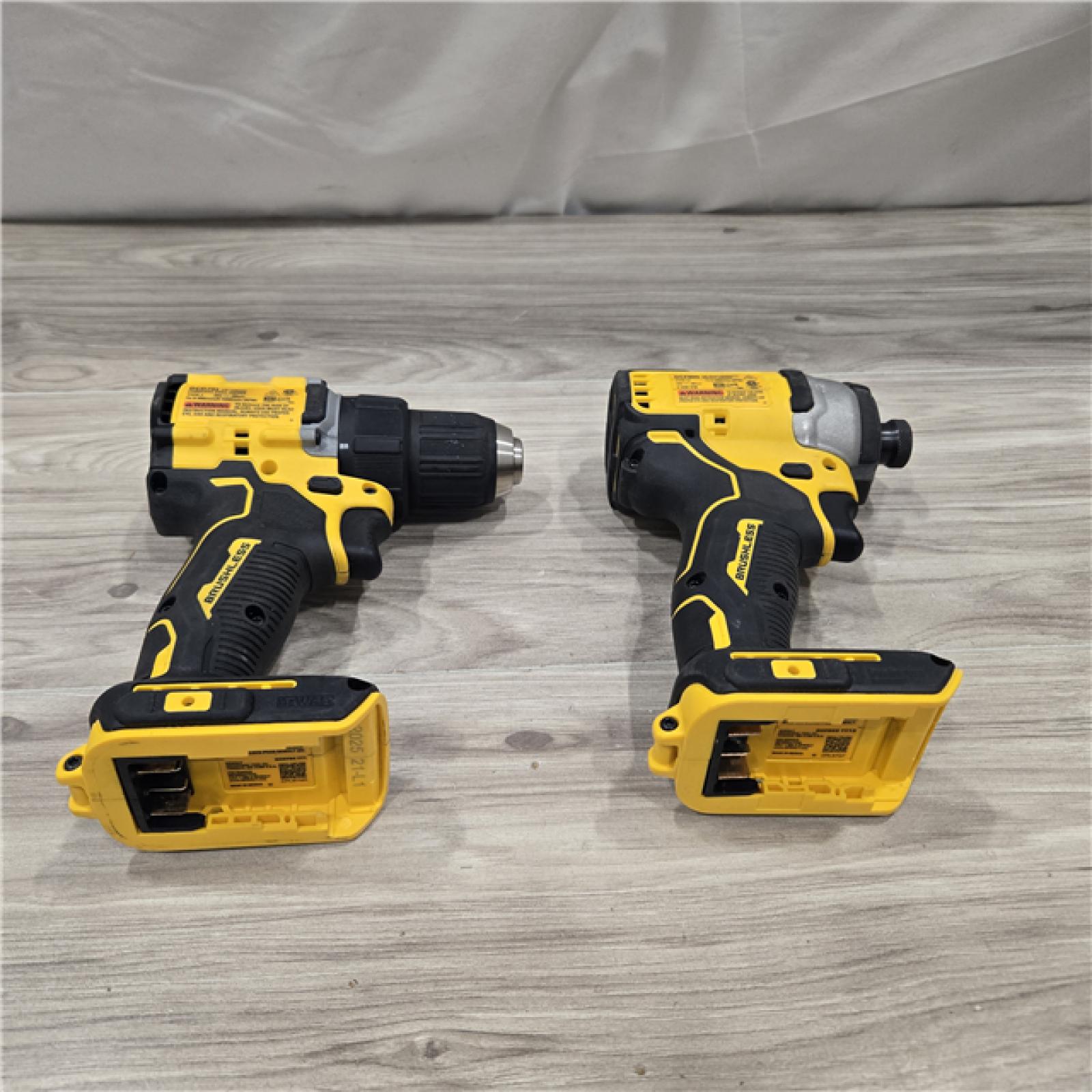 AS-IS Dewalt DCK225D2 20V MAX ATOMIC Compact Cordless Drill Driver and Impact Driver Combo Kit