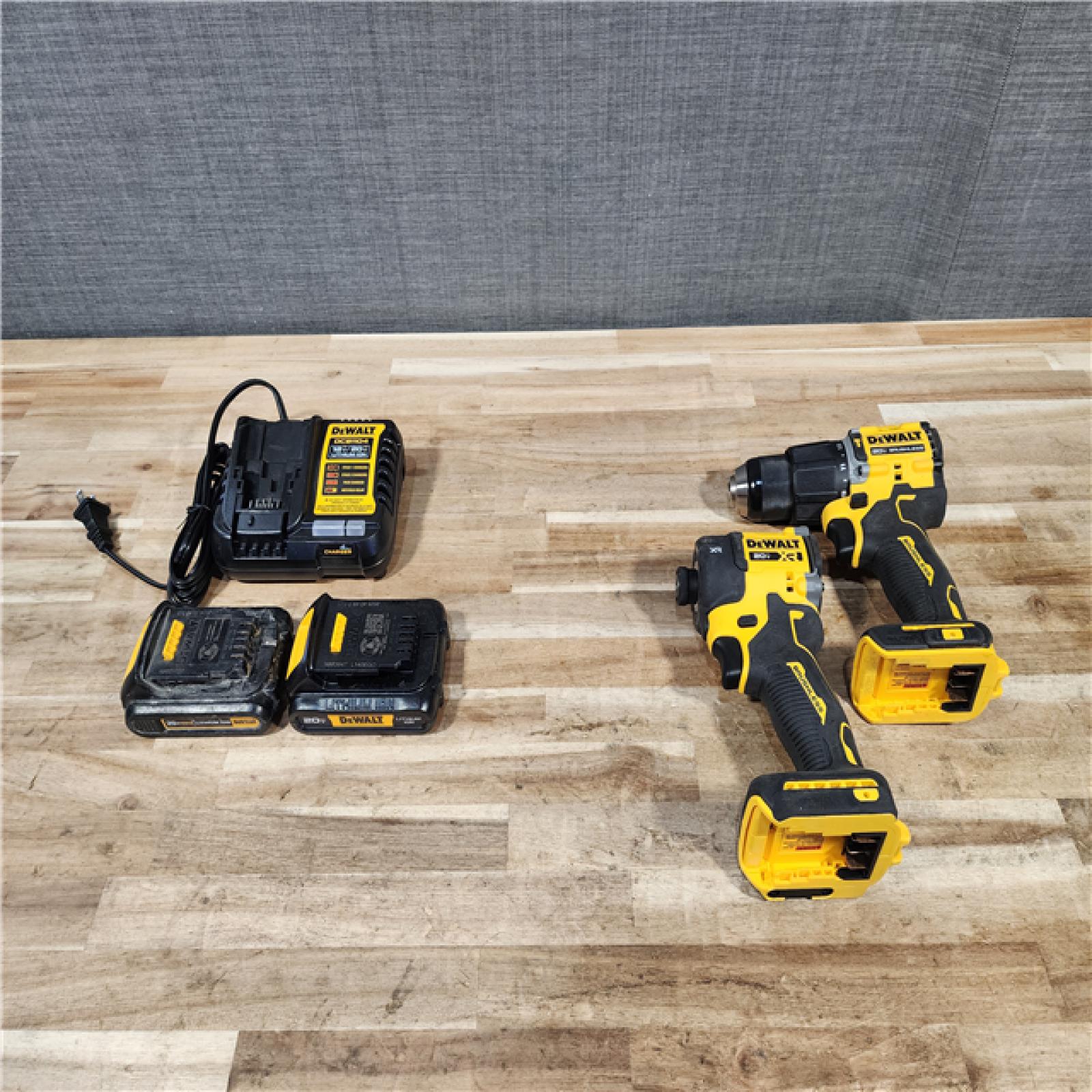 HOUSTON LOCATION - AS-IS DEWALT 2 TOOL COMBO KIT W/ (2) BATTERY & CHARGER