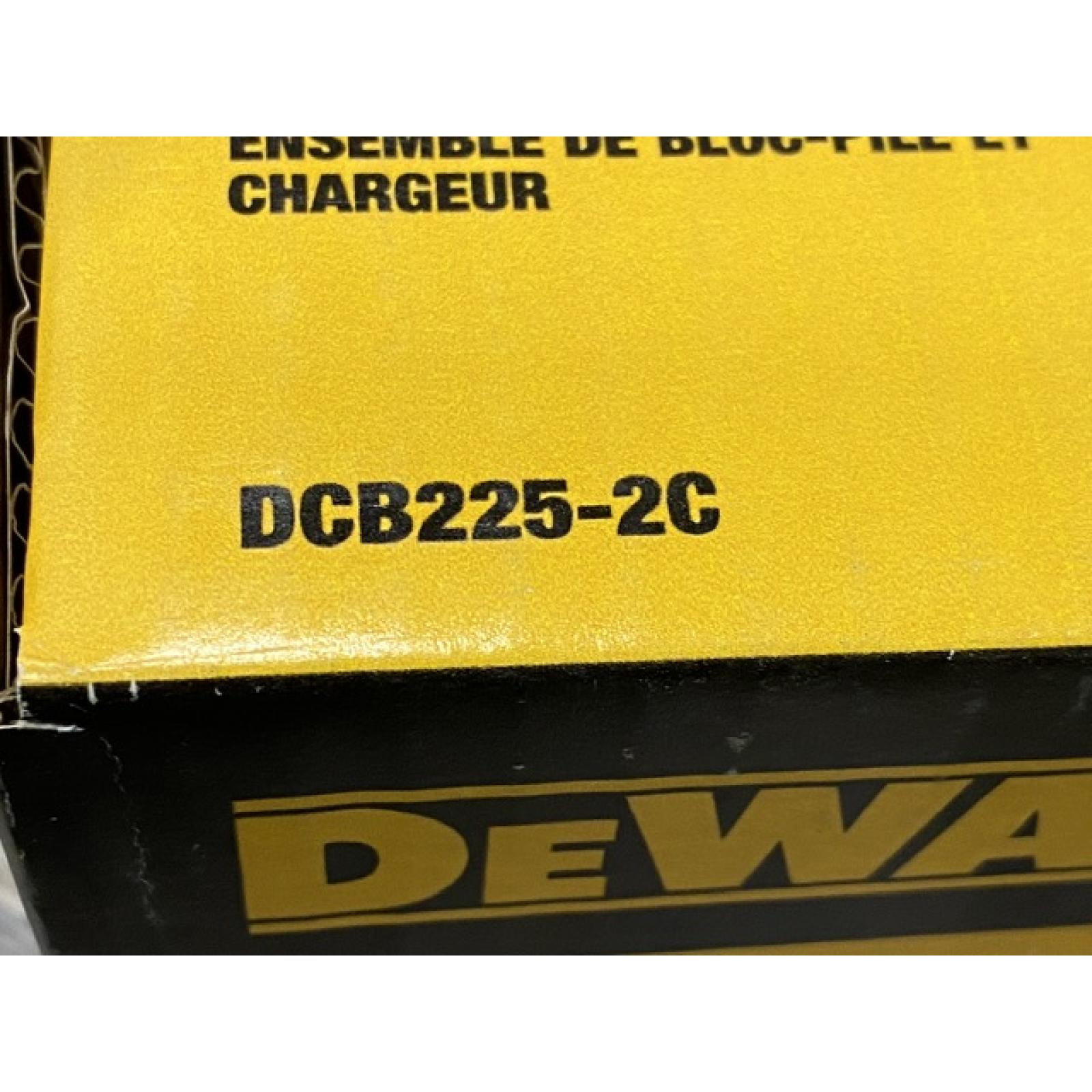NEW - DEWALT 20V MAX Lithium-Ion Battery Kit with 5.0Ah and 2.0Ah Battery and Charger