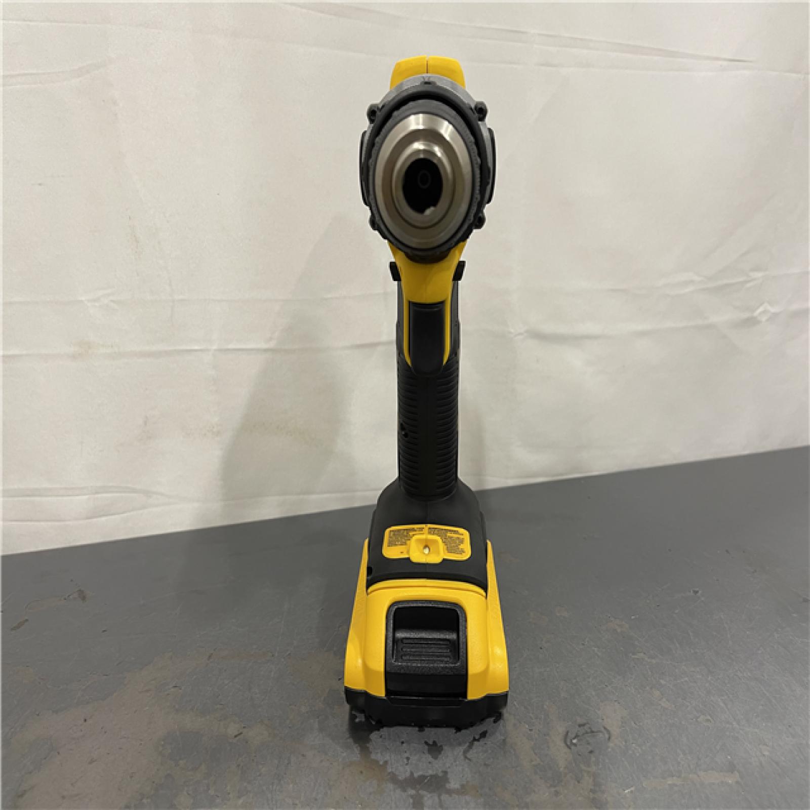 AS-IS - DEWALT ATOMIC COMPACT SERIES 20V MAX* Brushless Cordless 1/2 Drill/Driver Kit
