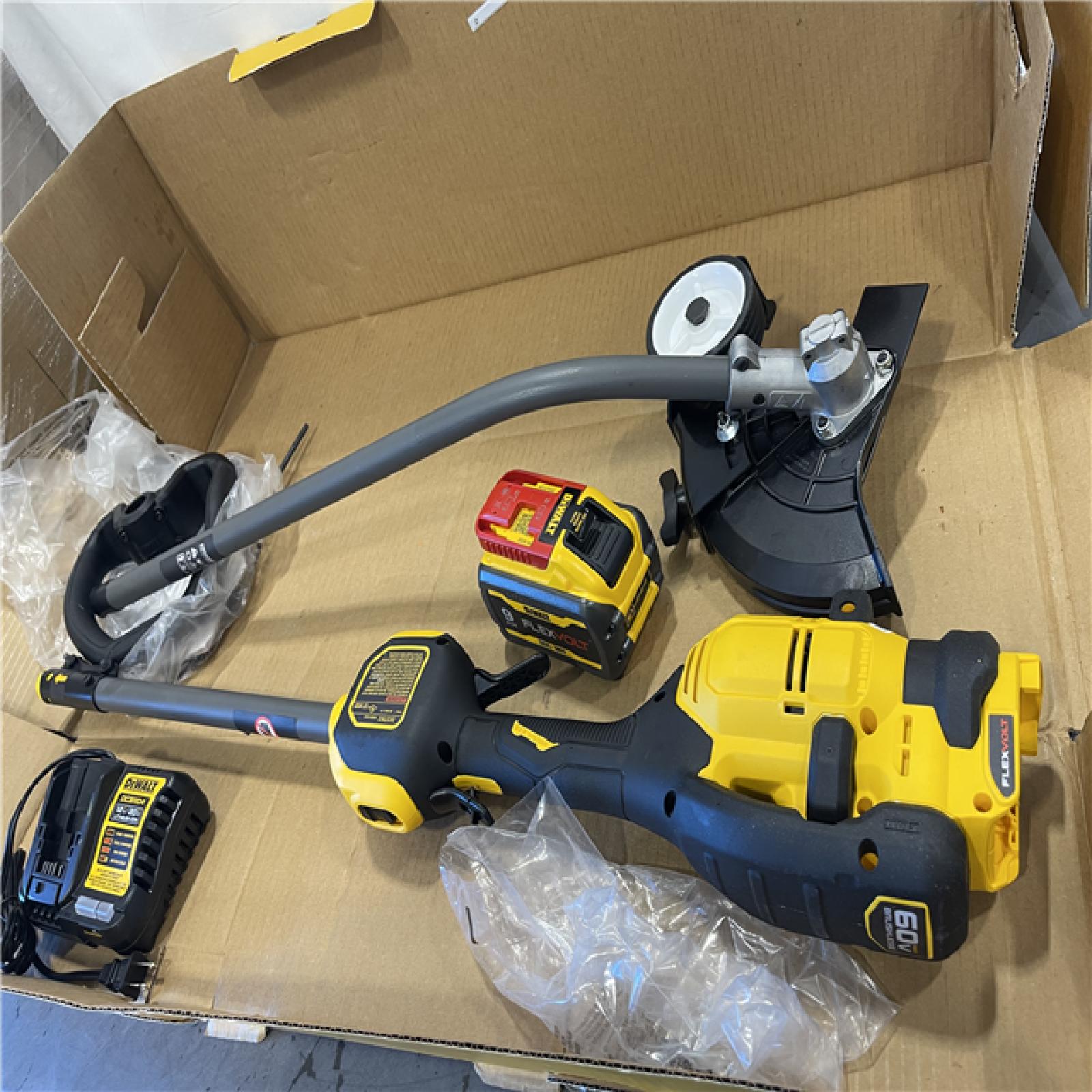 AS-IS - DeWalt FLEXVOLT 60V MAX 7.5 in. Brushless Cordless Attachment Capable Edger Kit