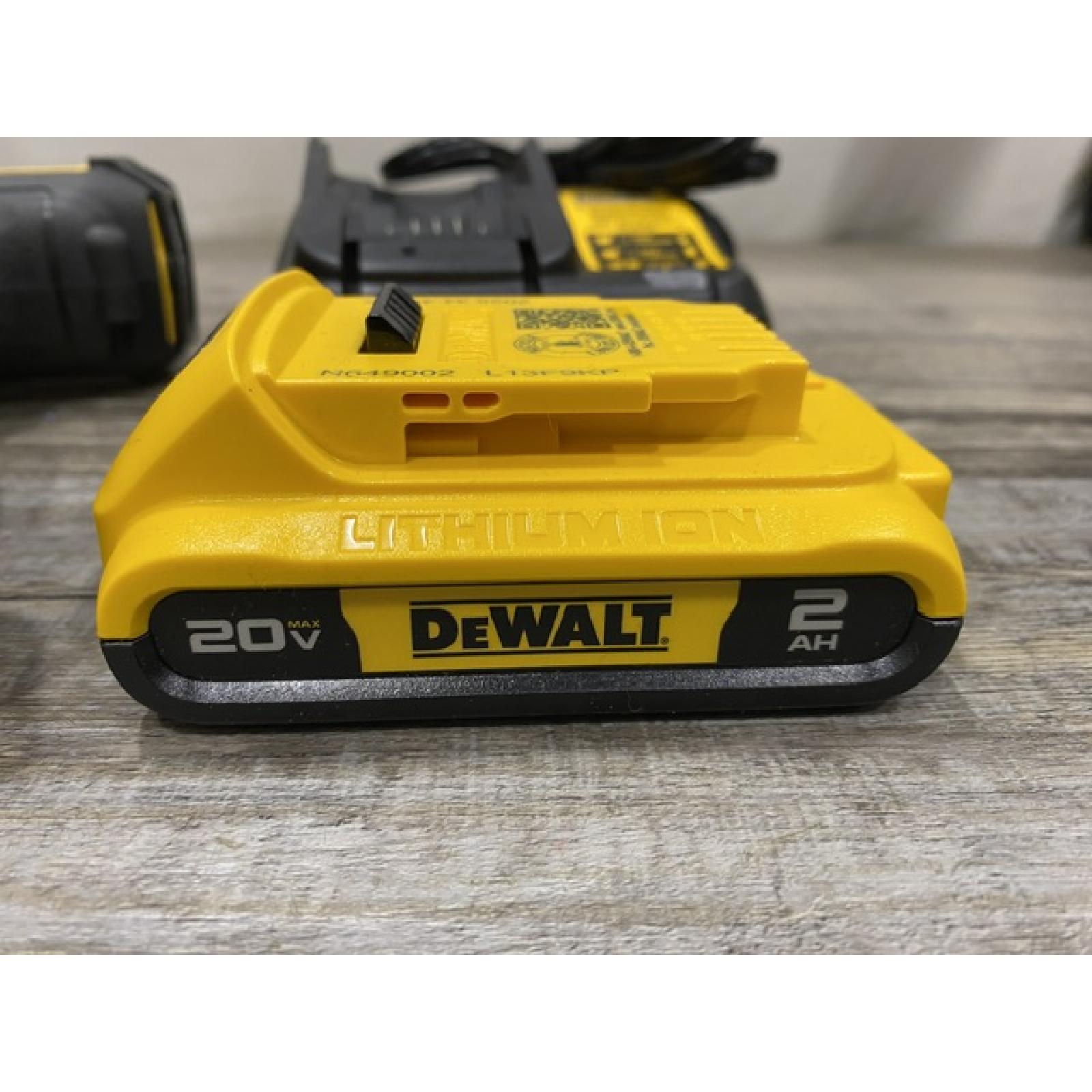 AS-IS DEWALT 20V MAX Cordless Battery Powered Pruner Kit