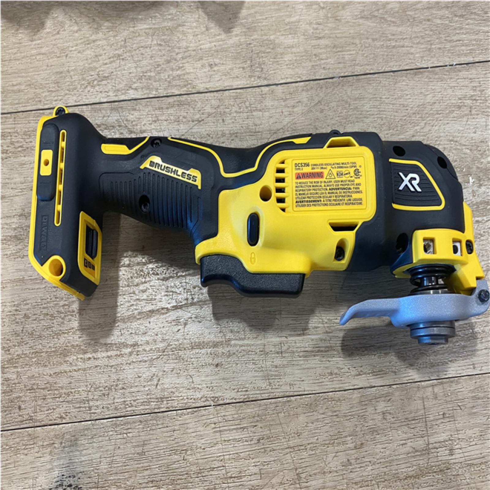 AS-IS DEWALT 20V MAX XR Cordless Brushless 3-Speed Oscillating Multi Tool Kit