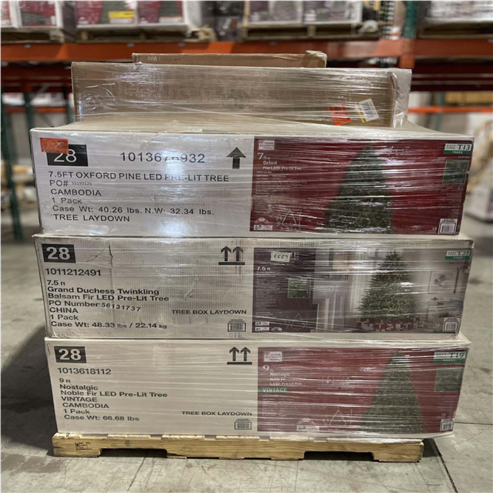 DALLAS LOCATION - AS-IS - ASSORTED CHRISTMAS TRESS & GARLANDS PALLET