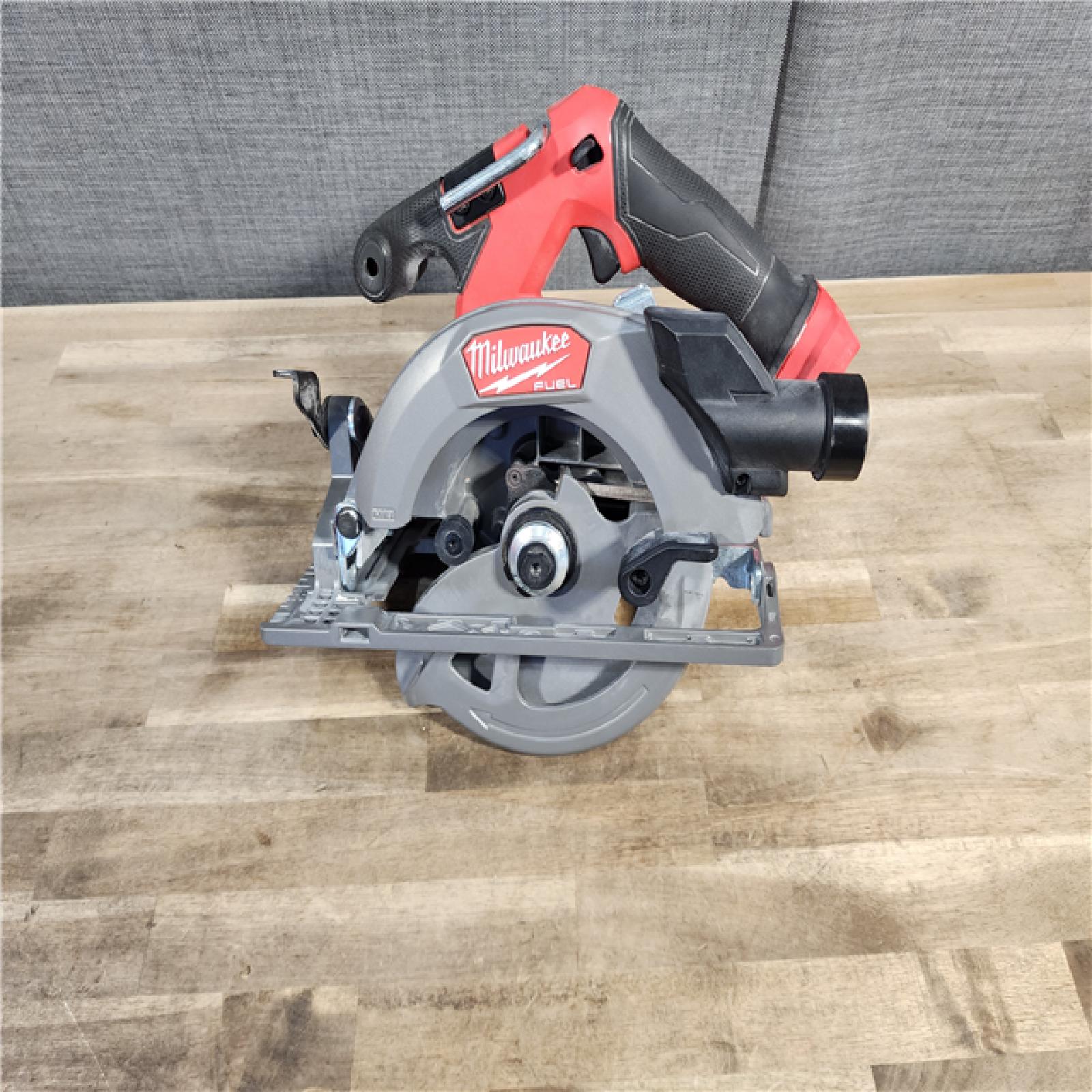 HOUSTON - LOCATION - AS-IS M18 FUEL 18V Lithium-Ion Brushless Cordless 6-1/2 in. Circular Saw (Tool-Only)