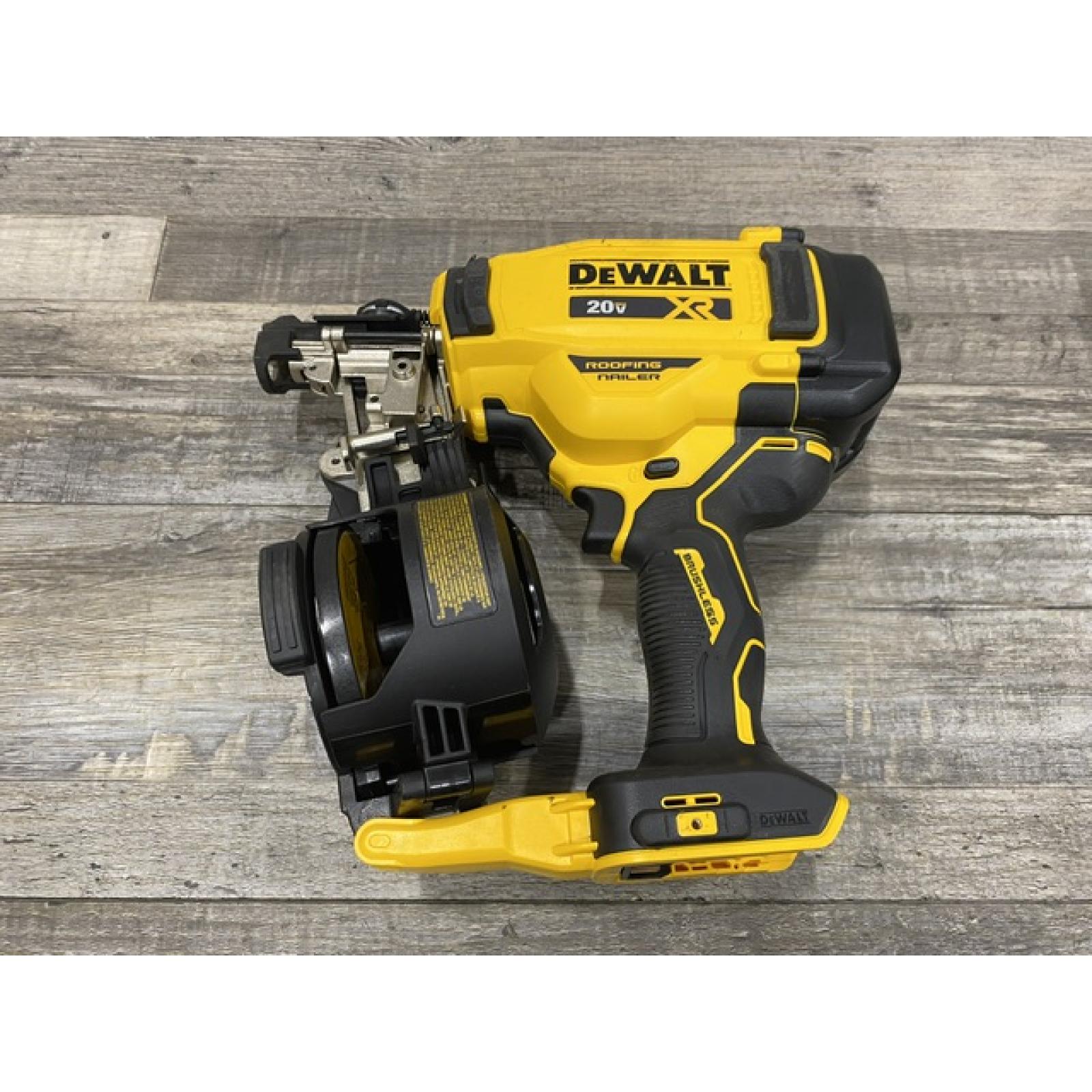 AS-IS DEWALT 20V MAX Lithium-Ion 15-Degree Electric Cordless Roofing Nailer Kit