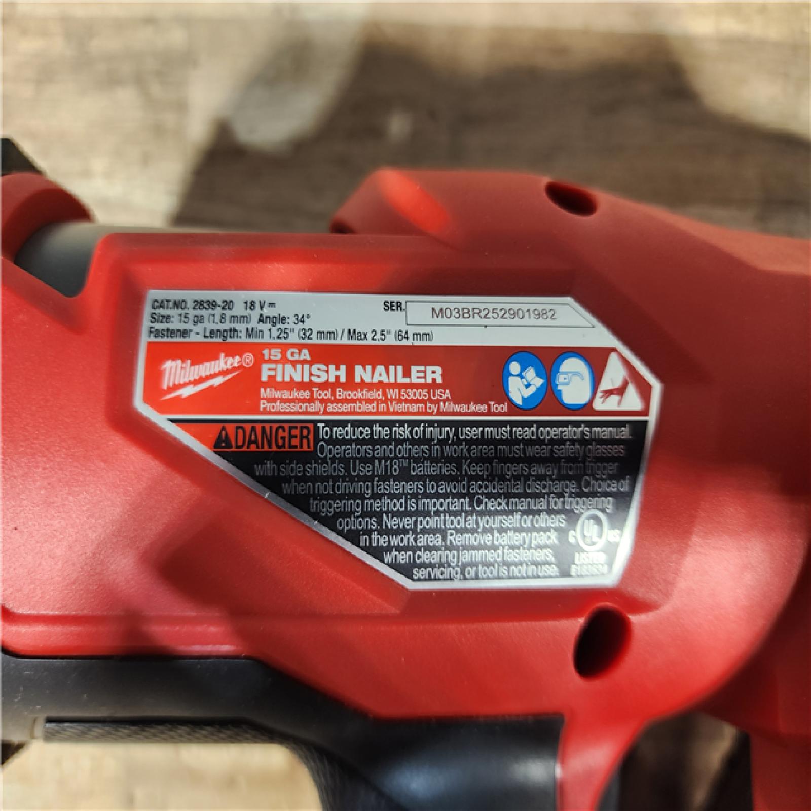 HOUSTON LOCATION - AS - IS Milwaukee FUEL 18-Volt Lithium-Ion Brushless Cordless Gen II 15-Gauge Angled Finish Nailer (Tool-Only)