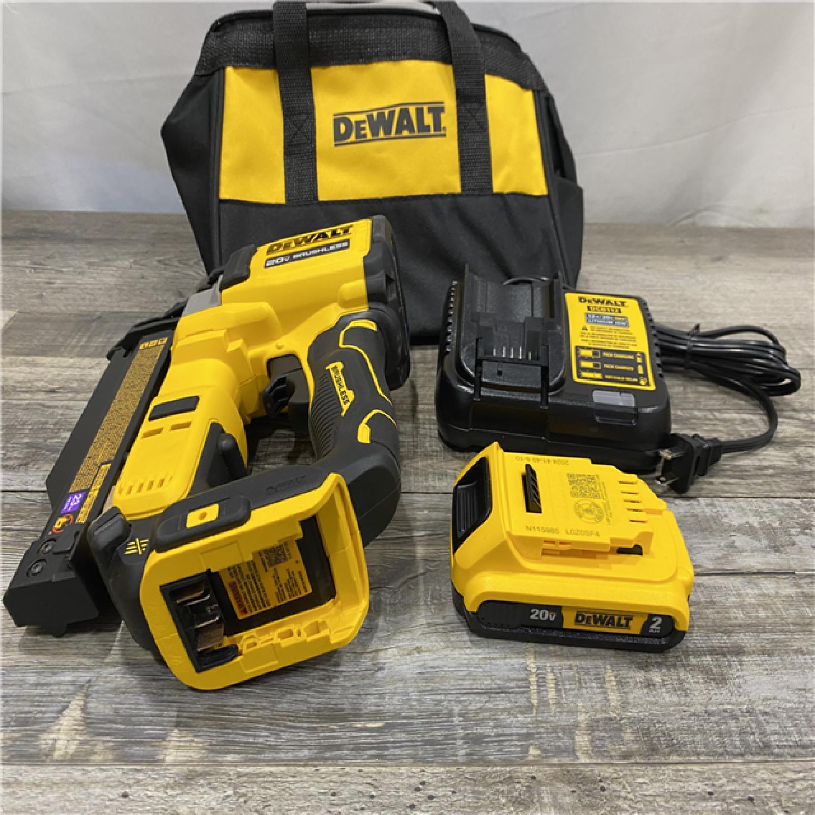 AS-IS DEWALT ATOMIC 20V MAX Lithium Ion Cordless 23 Gauge Pin Nailer Kit