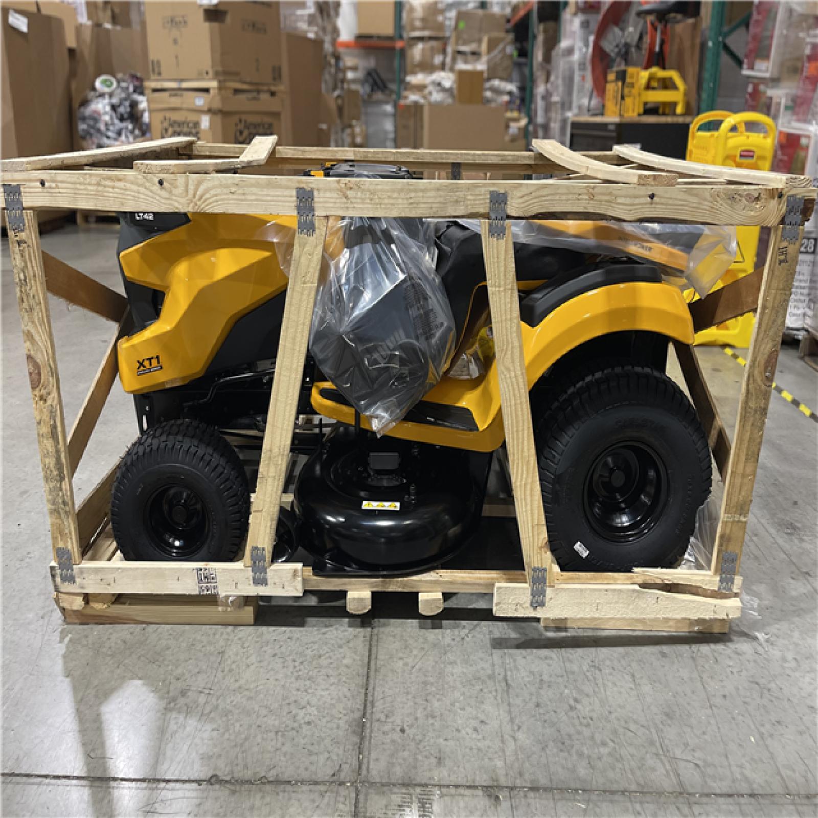 DALLAS LOCATION- CUB CADET XT1 LT42 IntelliPOWER 547cc Enduro Series Riding Lawn Mower