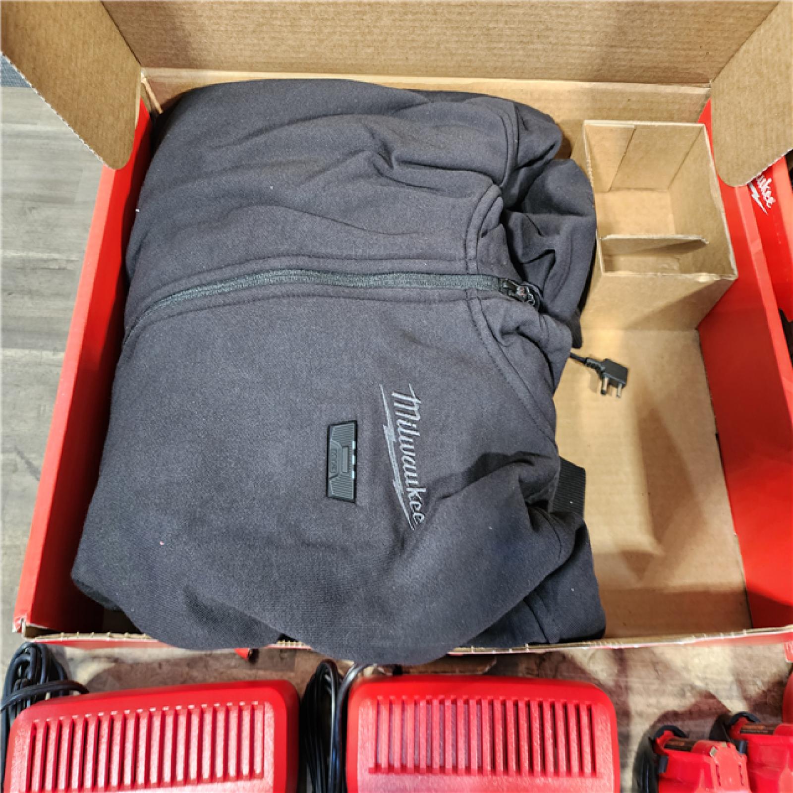 HOUSTON LOCATION - AS-IS MILWAUKEE 2 HEATED CLOTHING COMBO KIT