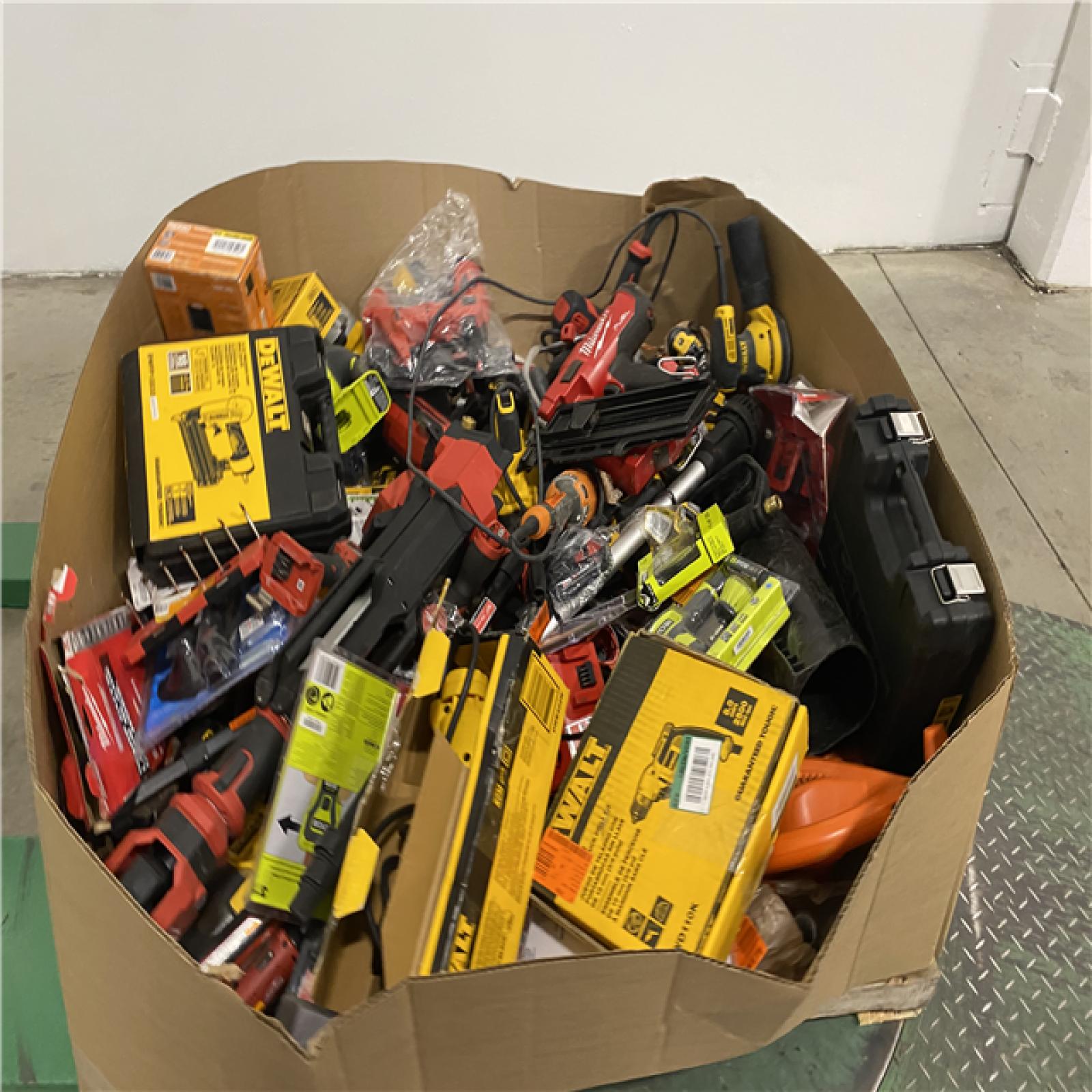 Dallas Location - As-Is Tool Pallet