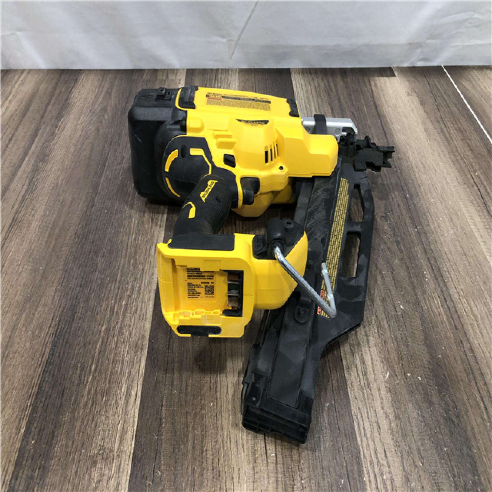 AS-IS DEWALT 20-Volt 21° Cordless Framing Nailer (Tool-Only)