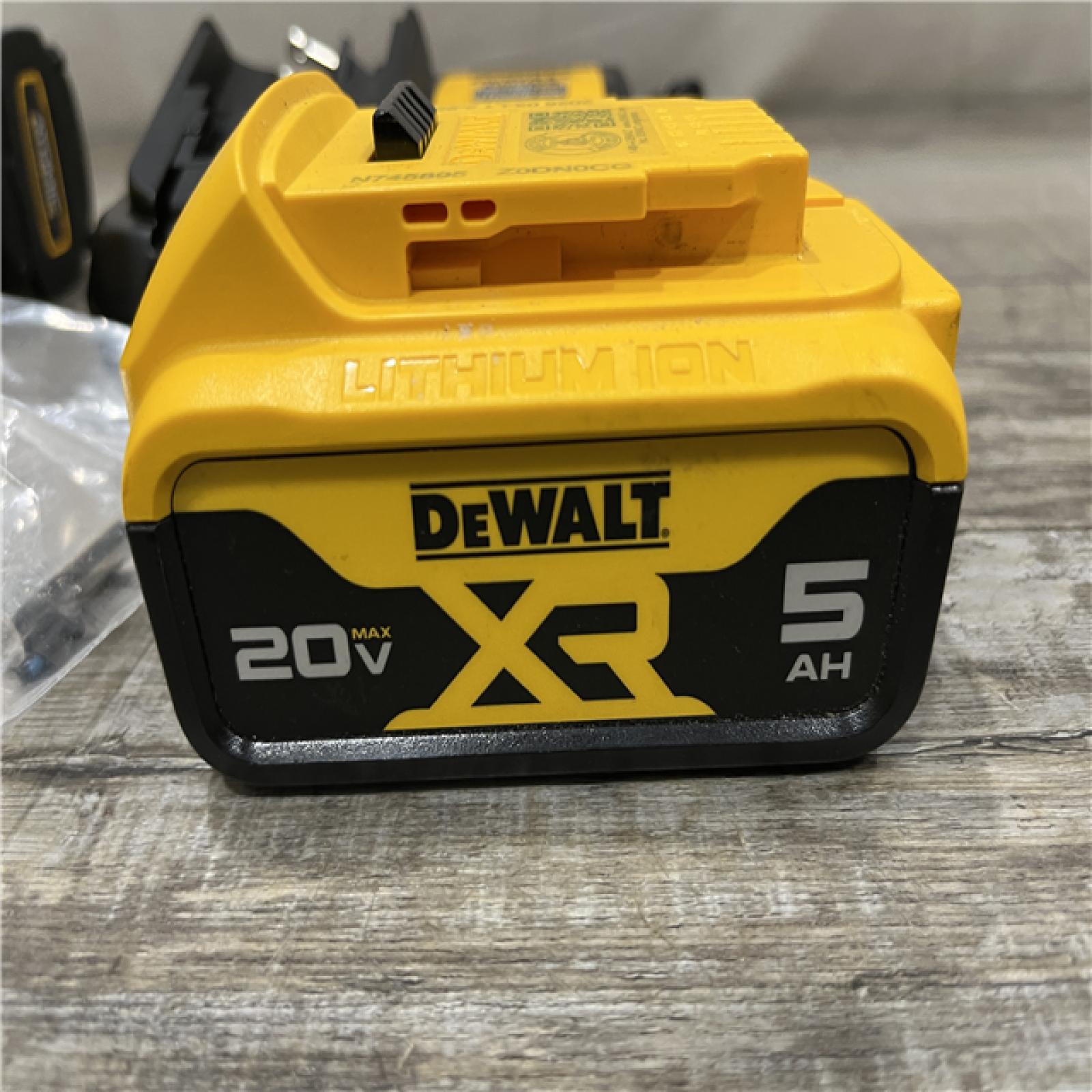 AS-IS DEWALT ATOMIC 20V MAX Lithium-Ion Cordless 1/4 in. Brushless Impact Driver Kit