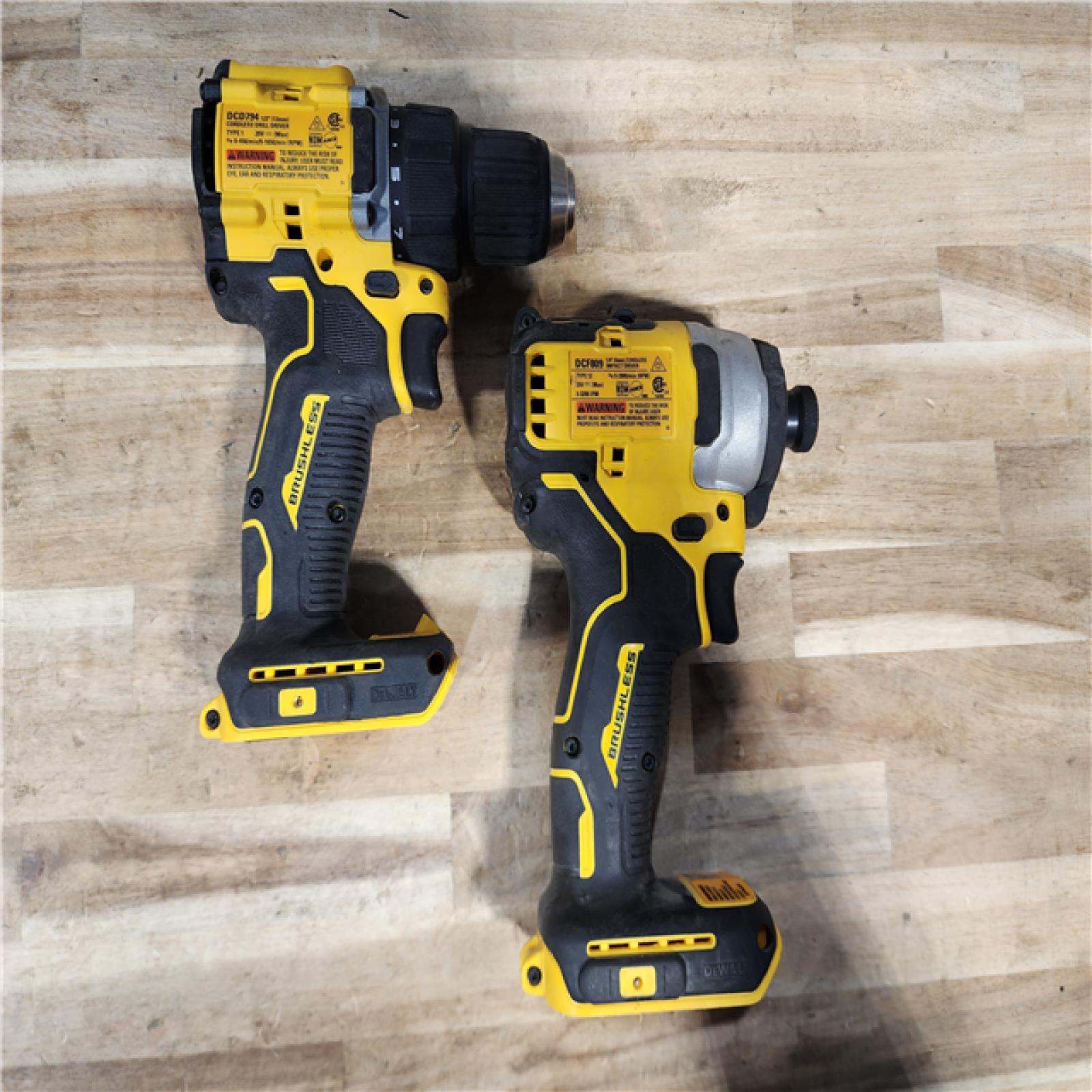 HOUSTON LOCATION - AS-IS DEWALT 2 TOOL COMBO KIT W/ (2) BATTERY & CHARGER