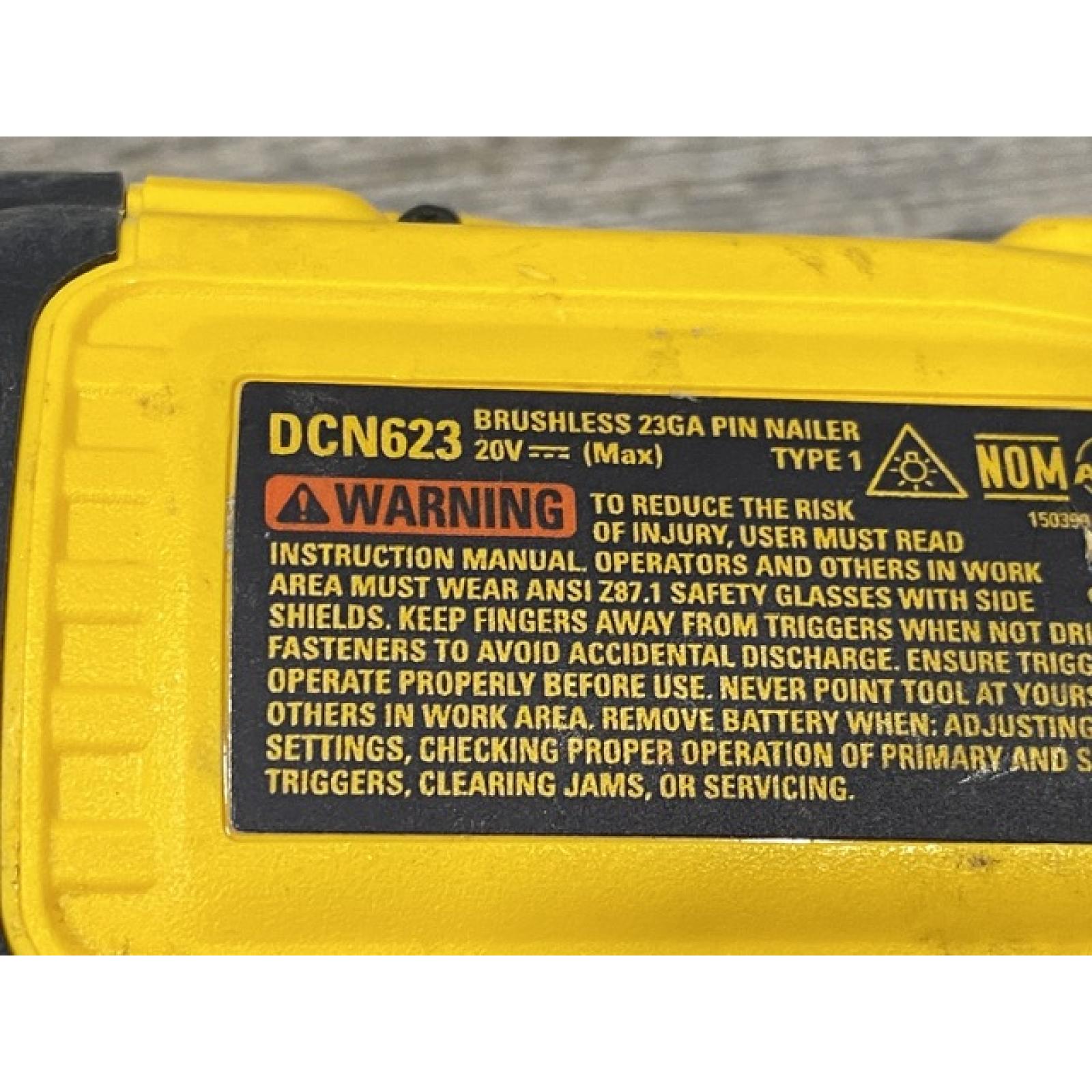 AS-IS DEWALT ATOMIC 20V MAX Lithium Ion Cordless 23 Gauge Pin Nailer Kit