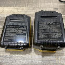 LIKE NEW - DEWALT 20V MAX Lithium-Ion Battery Kit with 5.0Ah and 2.0Ah Battery and Charger