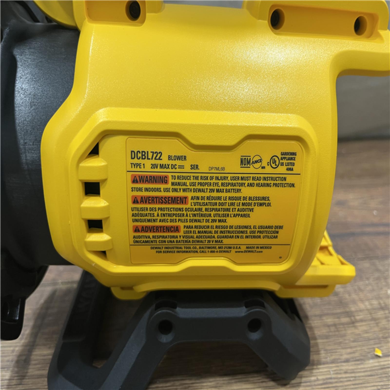 AS-IS DEWALT 20V MAX* XR Brushless Cordless Handheld Blower Kit