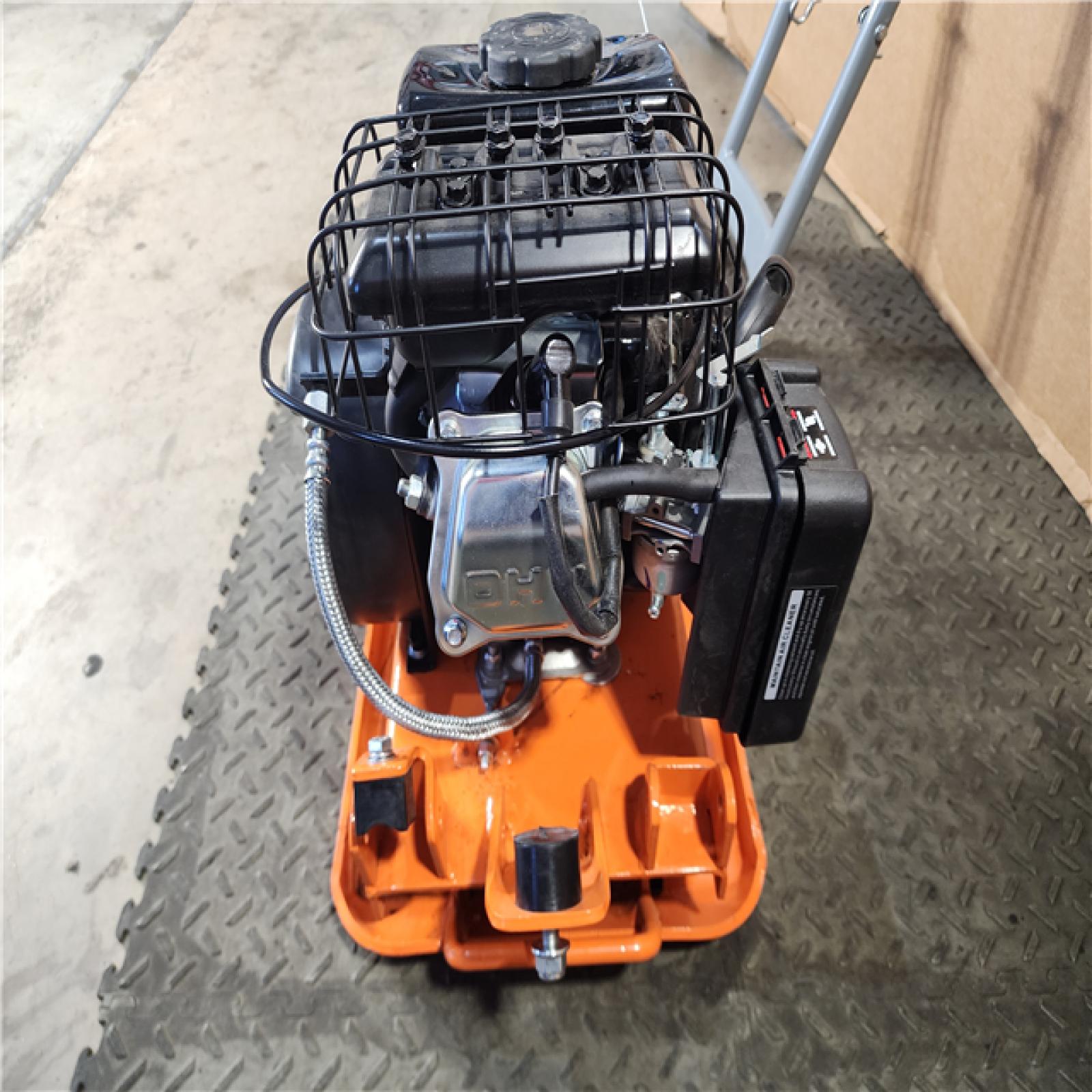 HOUSTON LOCATION - AS-IS YARDMAX YC0850 1 850 Lb. Compaction Force Plate Compactor 2.5HP/79cc Recoil