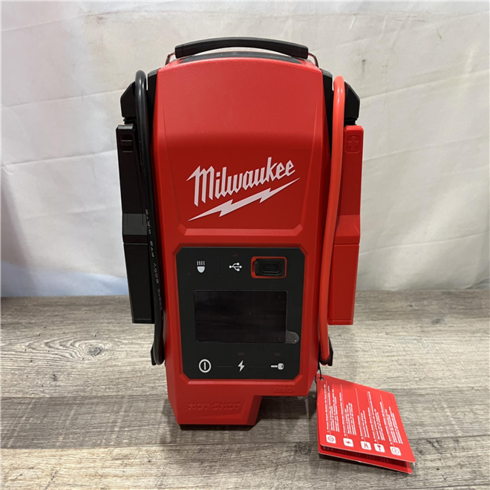 AS-IS Milwaukee 18V Lithium-Ion Cordless 2000 Peak Amp HOTSHOT Jump Starter (Tool-Only)
