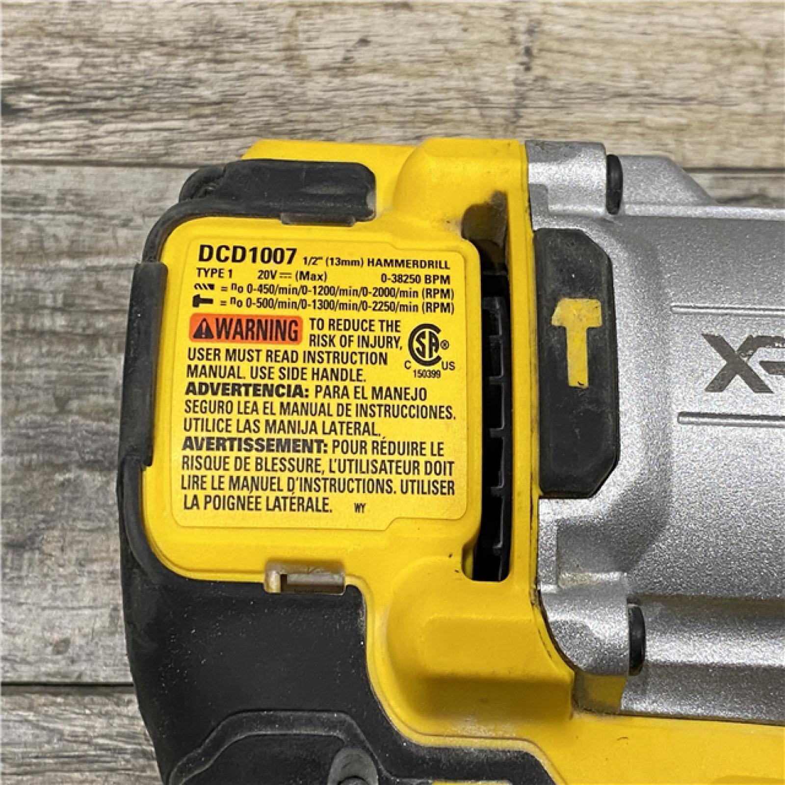 AS-IS DEWALT Atomic 20V Max Lithium-Ion Brushless Cordless Compact 1/4 in. Impact Driver Kit