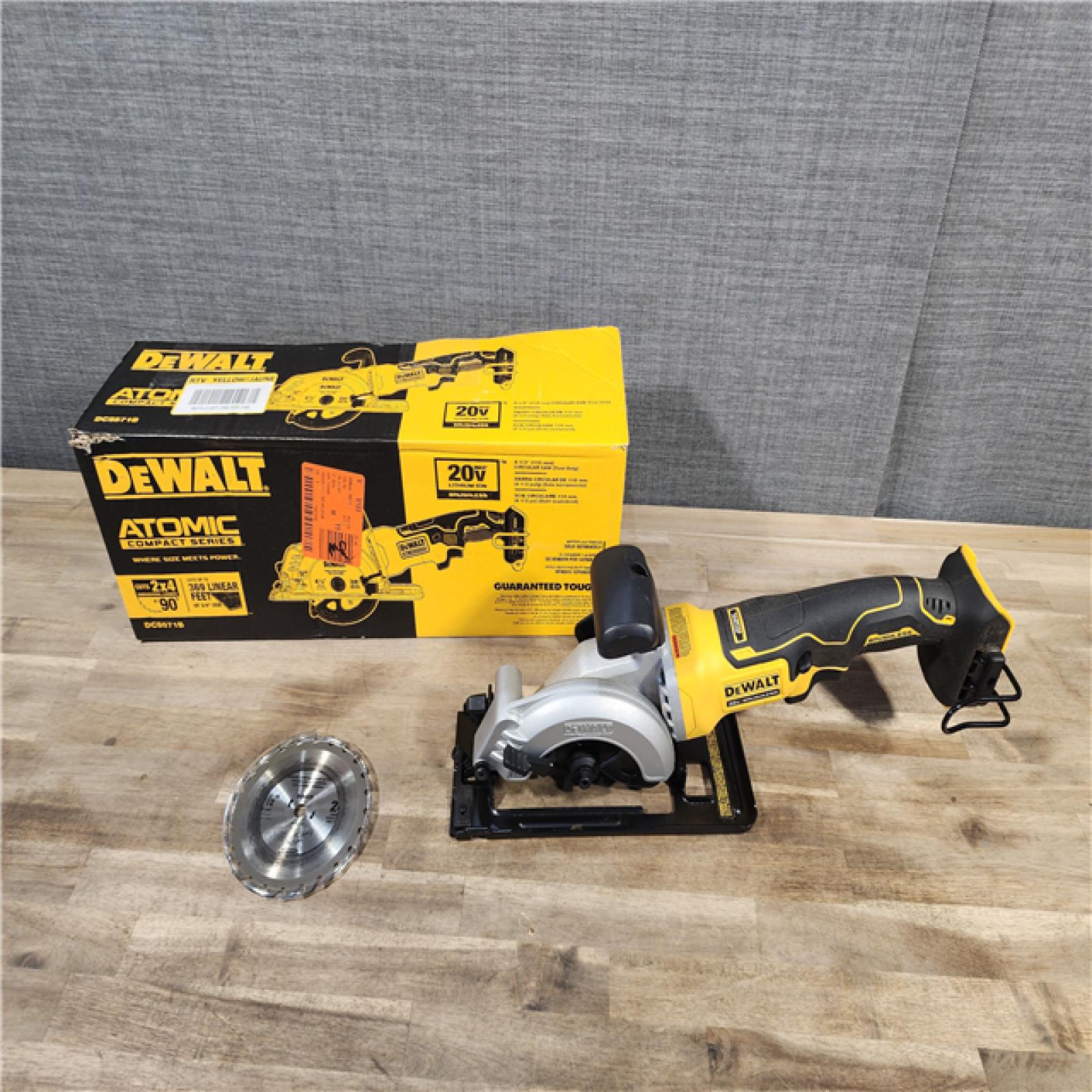 HOUSTON LOCATION - AS-IS DEWALT ATOMIC 20V MAX Cordless Brushless 4-1/2 in. Circular Saw (Tool Only)
