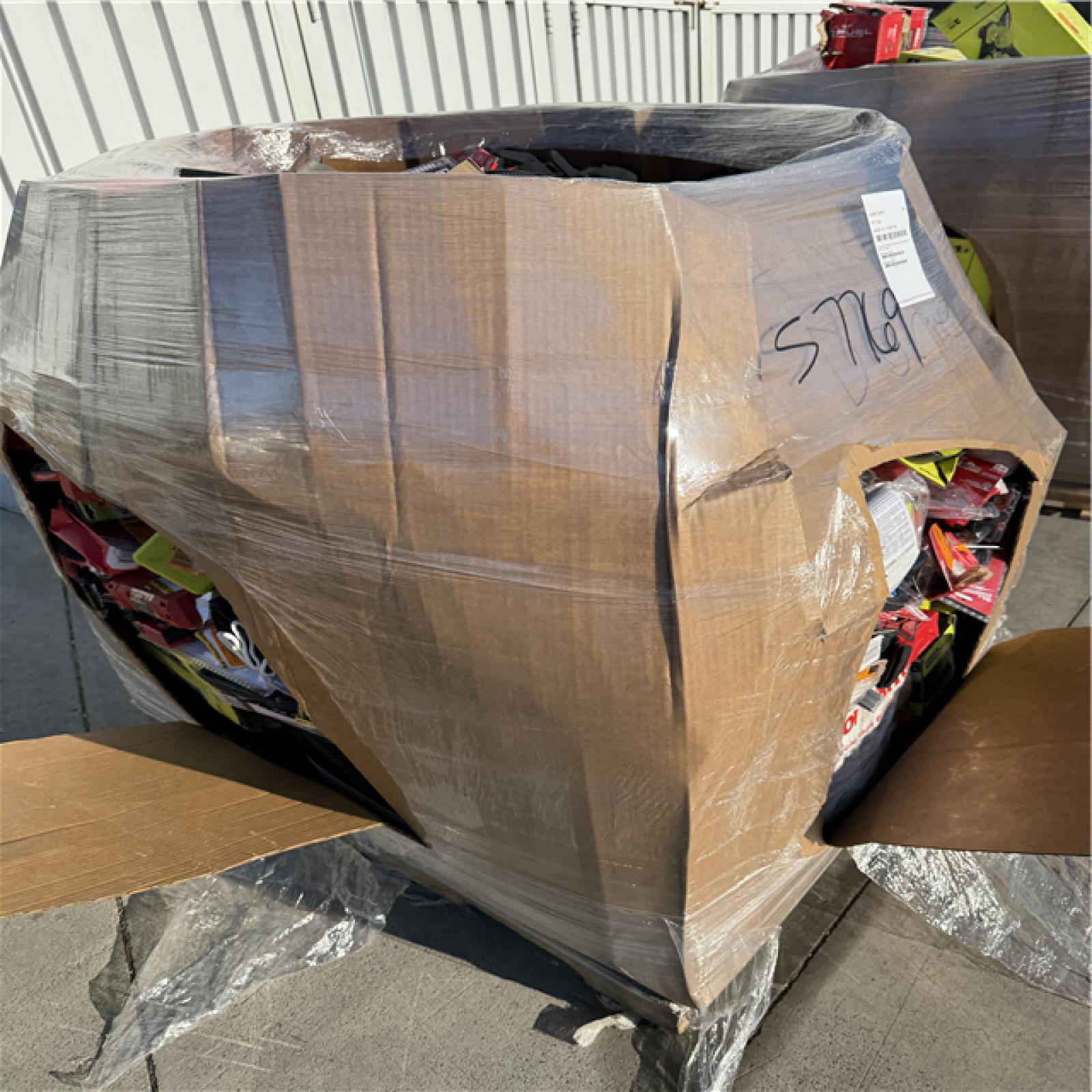 California AS-IS POWER TOOLS Partial Lot (3 Pallets) P-R057769
