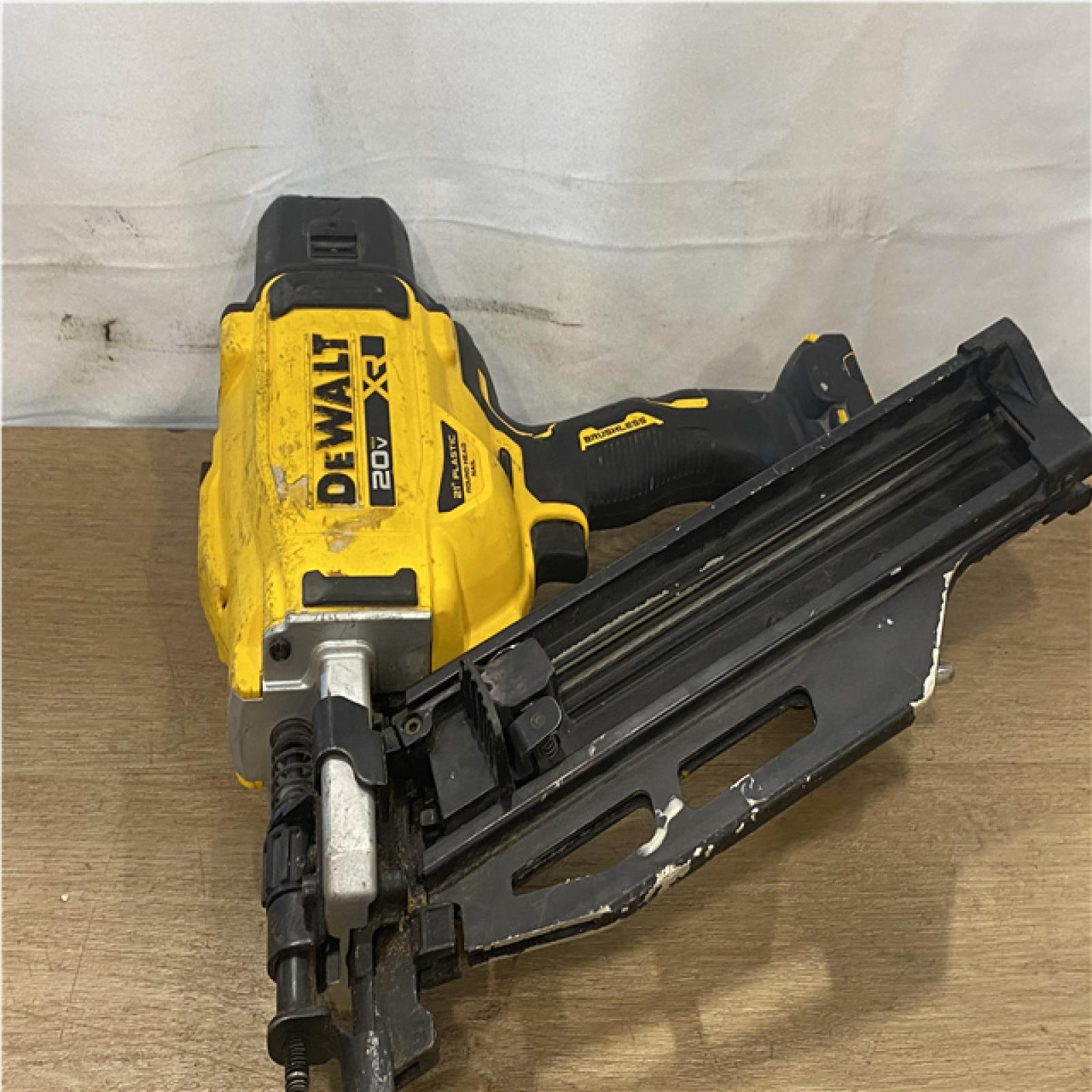 AS-IS DEWALT 20-Volt 21° Cordless Framing Nailer (Tool-Only)