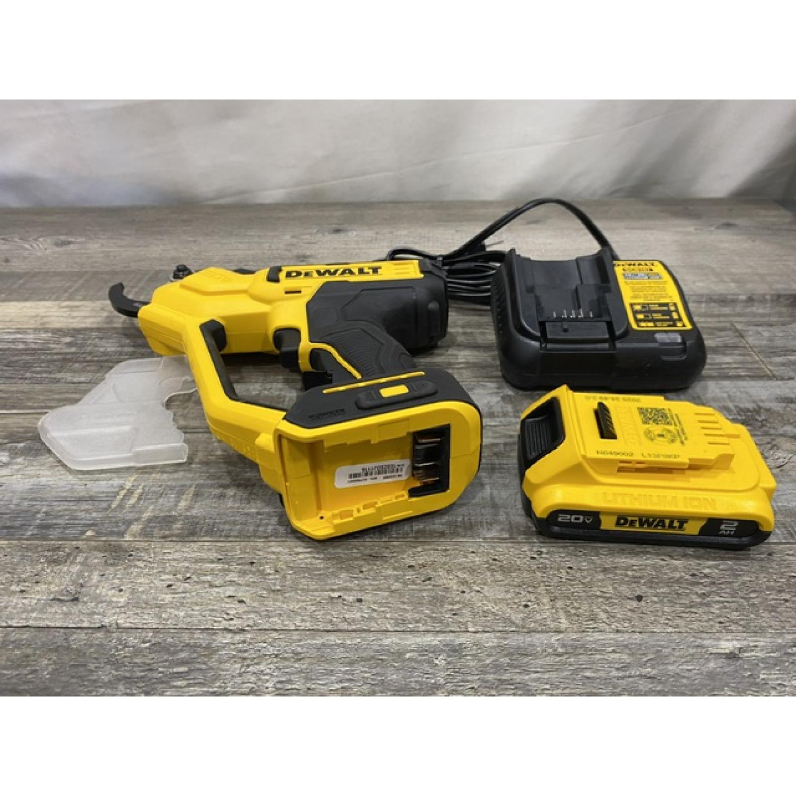 AS-IS DEWALT 20V MAX Cordless Battery Powered Pruner Kit