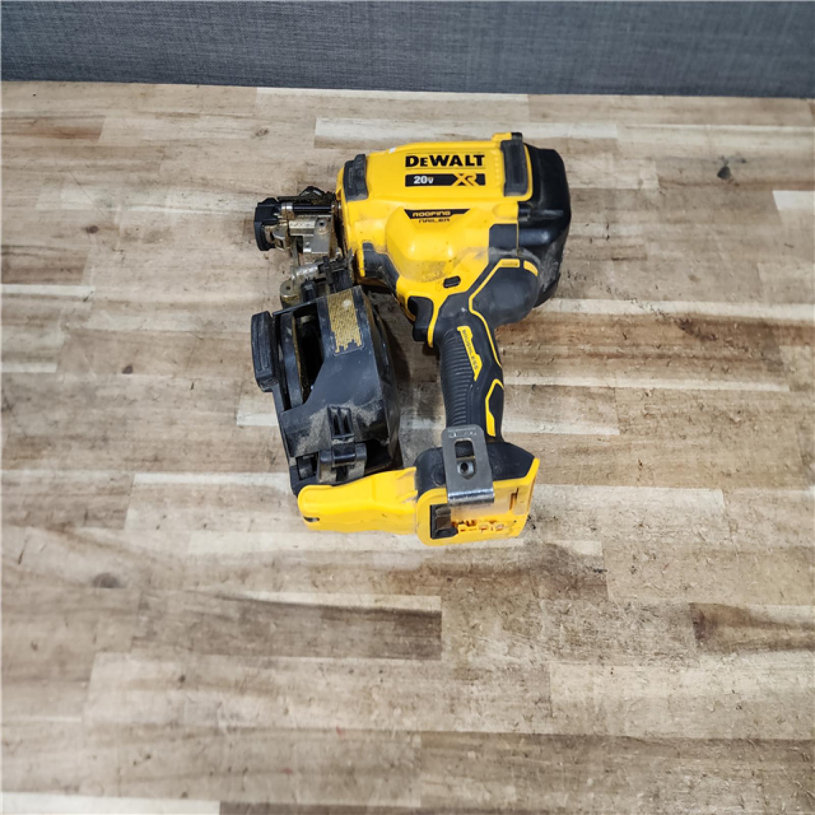 HOUSTON LOCATION - AS - IS DEWALT 20V MAX Roofing Nailer (TOOL ONLY)