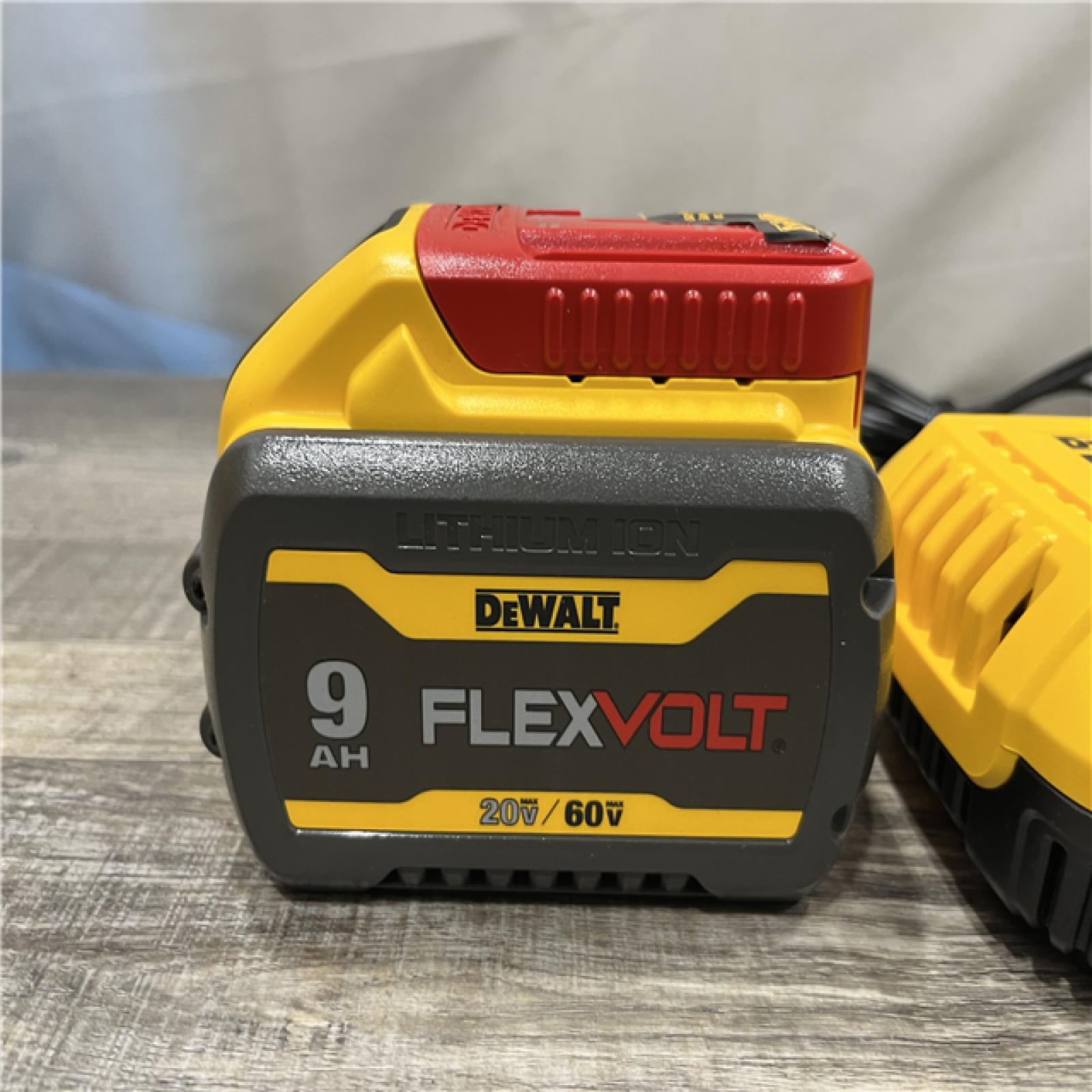 AS-IS DEWALT 20V/60V MAX FLEXVOLT Lithium-Ion 9.0Ah Battery and Charger Starter Kit