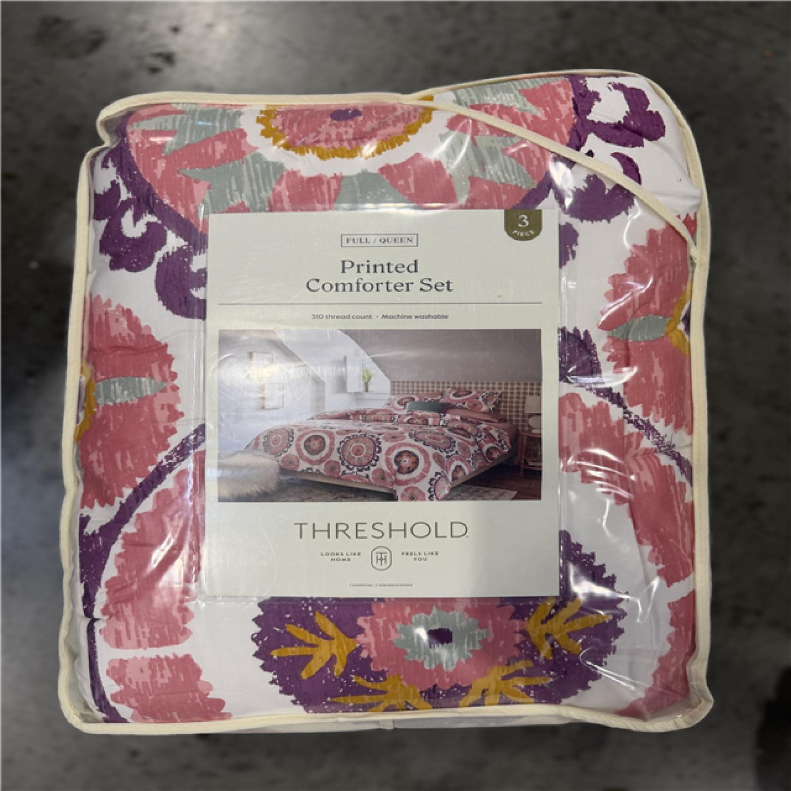 DALLAS LOCATION - BULLSEYE NEW! MIXED BEDDING PALLET - (43 UNITS)