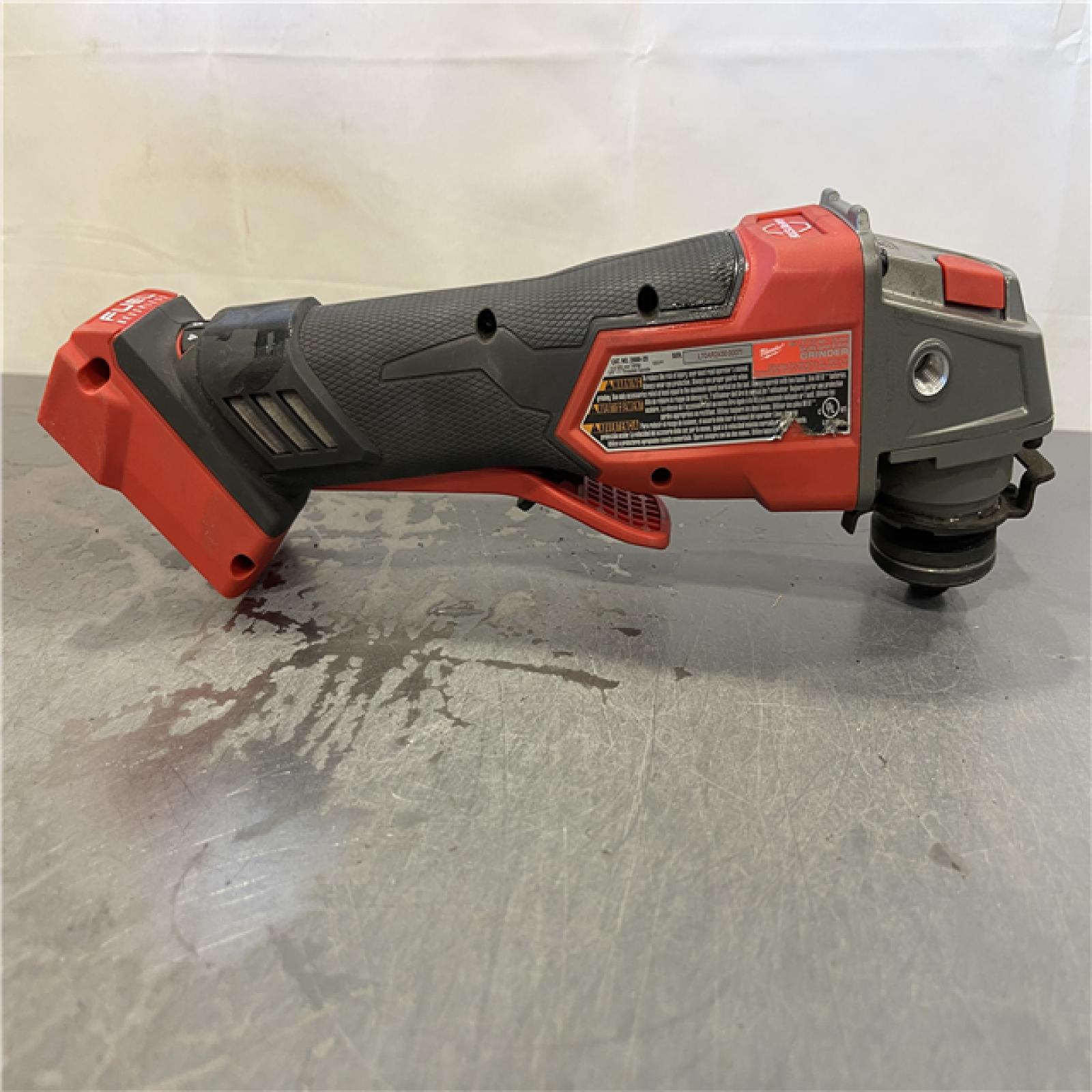AS-IS - Milwaukee M18 FUEL 18V Lithium-Ion Brushless Cordless 4-1/2 in./5 in. Grinder