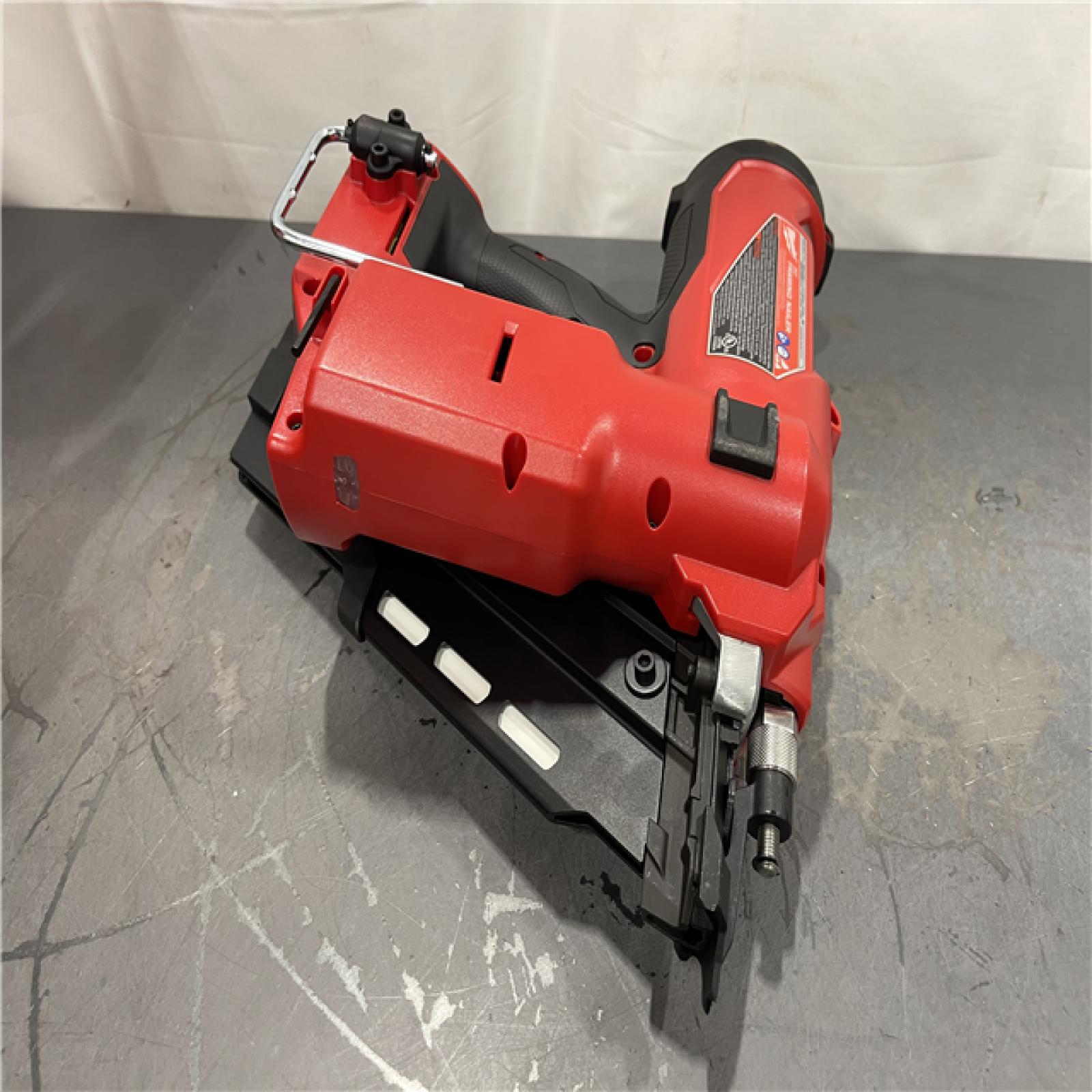 AS-IS - Milwaukee M18 FUEL 3-1/2 in. 18-Volt 30-Degree Lithium-Ion Brushless Cordless Framing Nailer