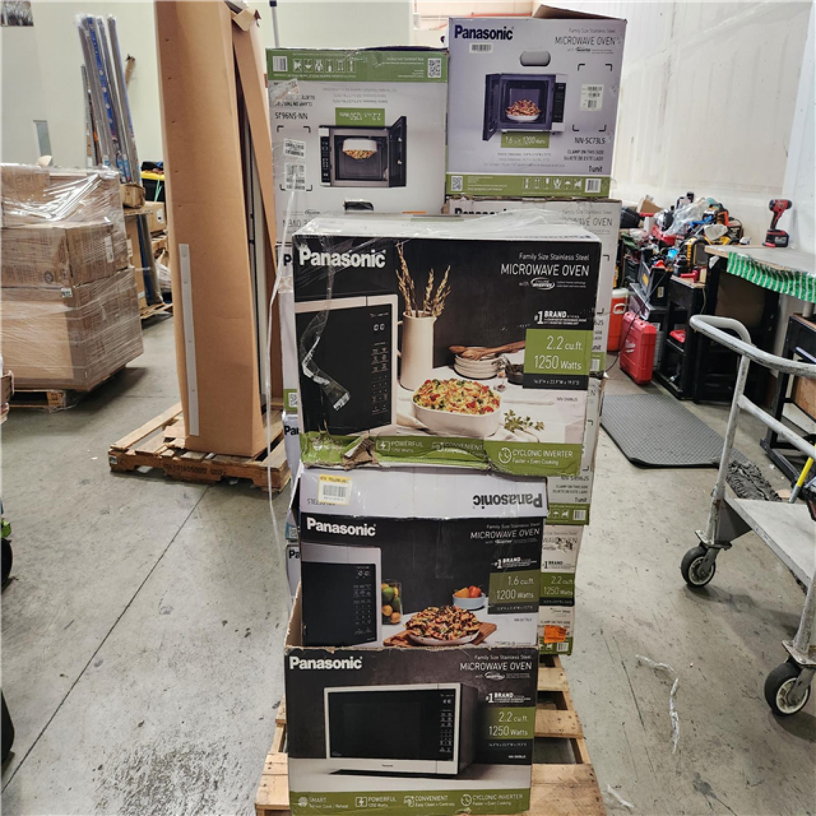 Phoenix Location Mixed Panasonic Countertop Microwave in Stainless Steel Pallet (11 Microwaves)