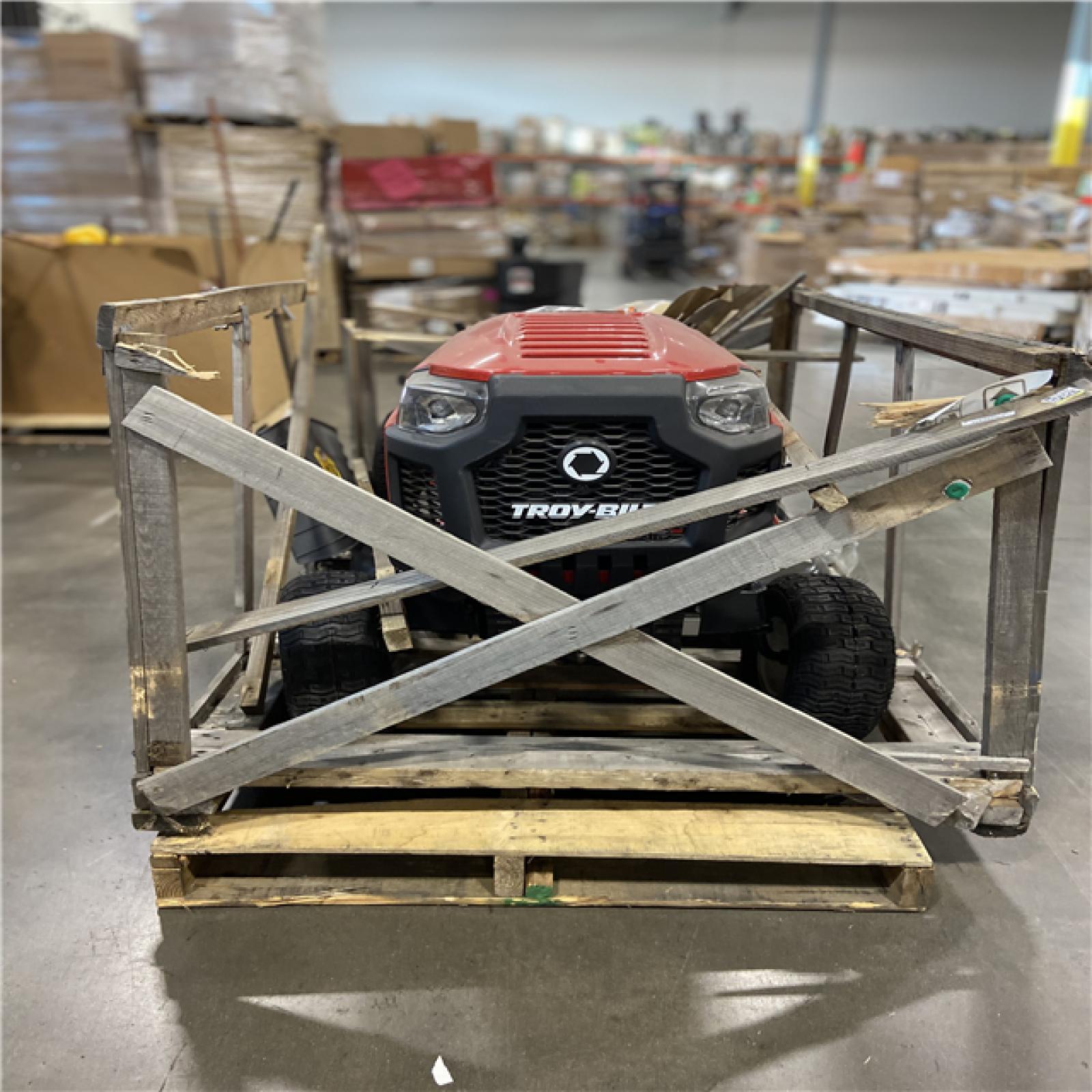 DALLAS LOCATION - Pony 42 in. 15.5 HP Briggs and Stratton 7-Speed