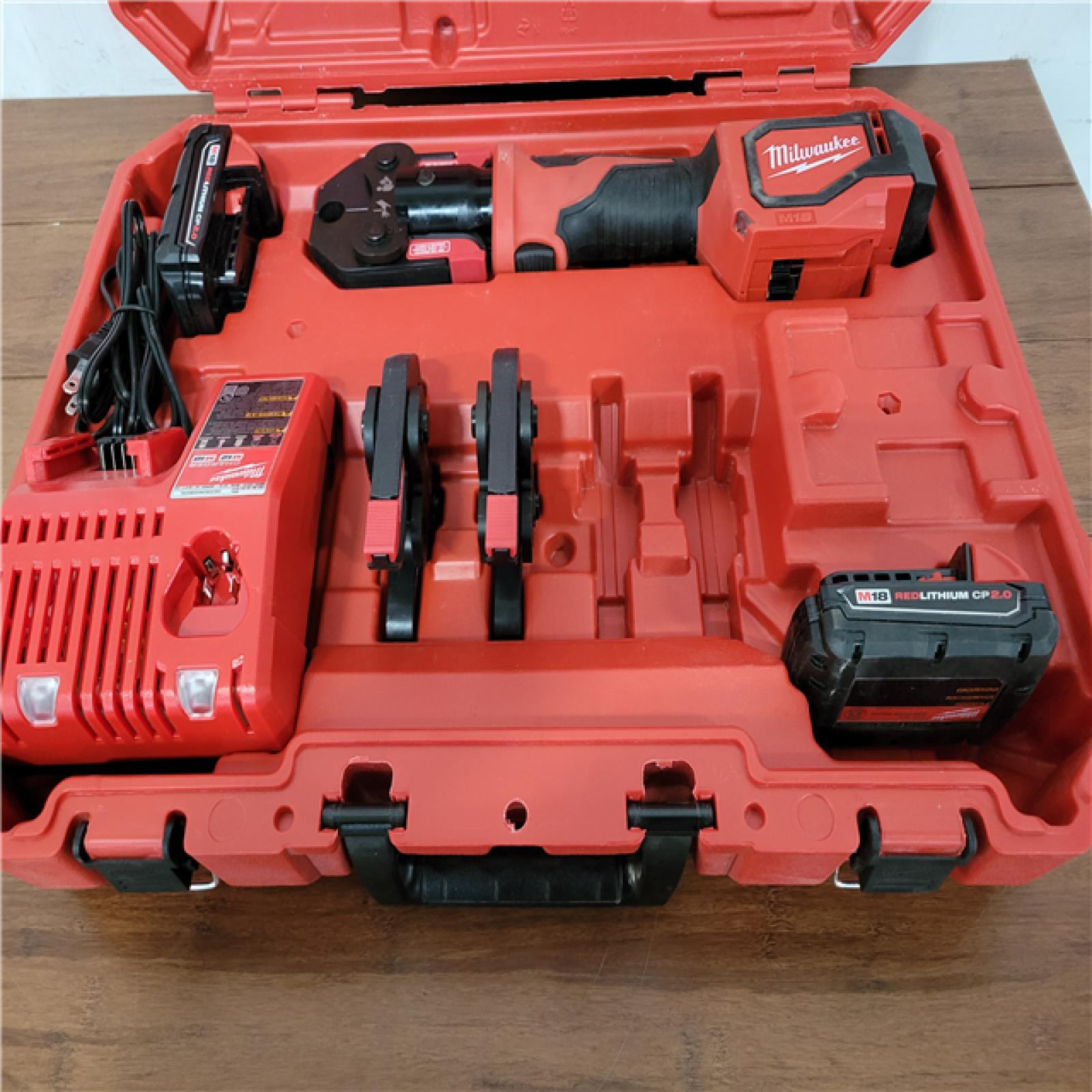 California AS-IS Milwaukee M18 Short Throw Press Tool Kit  Includes (2) Batteries  Charger & Hard Case